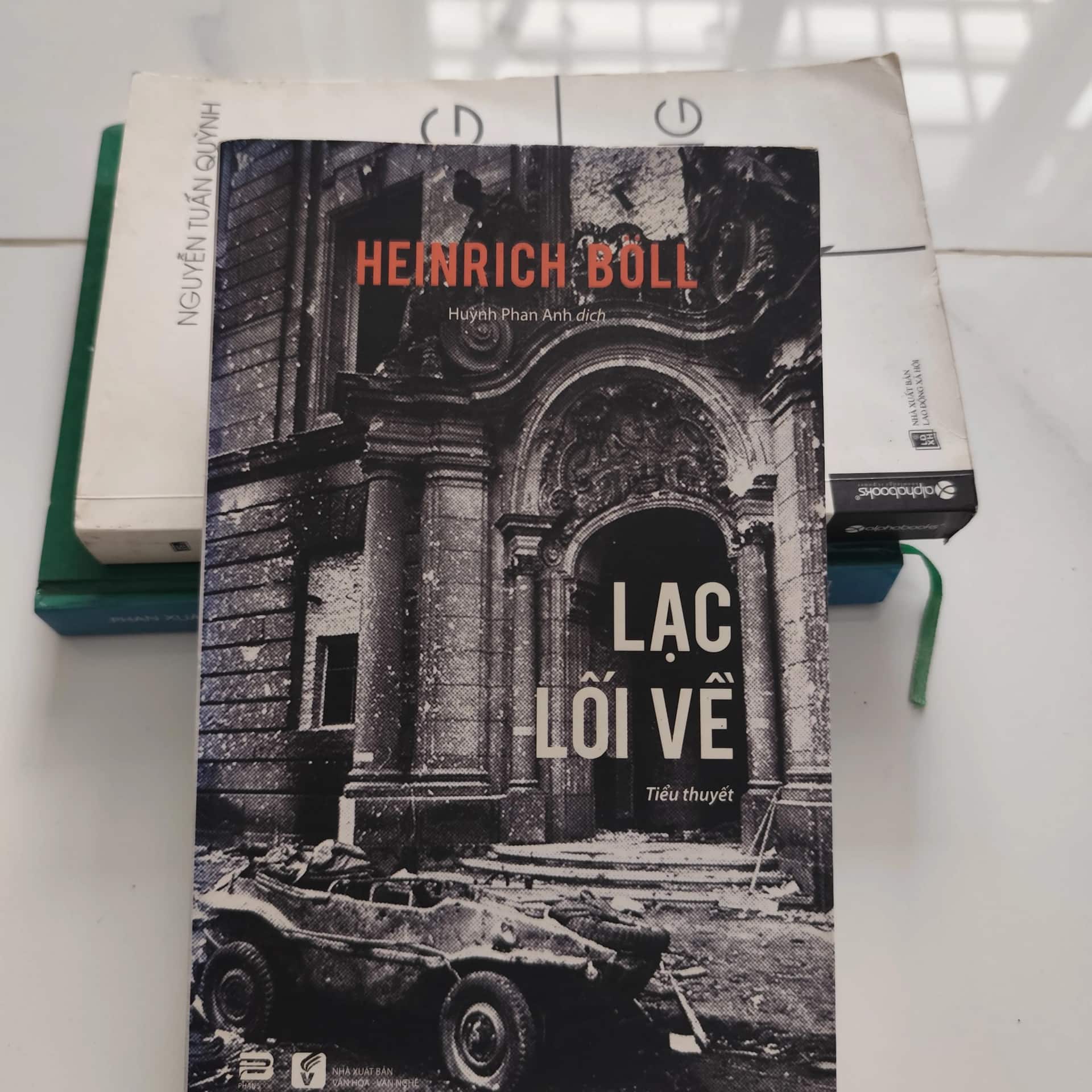 Lạc lối về