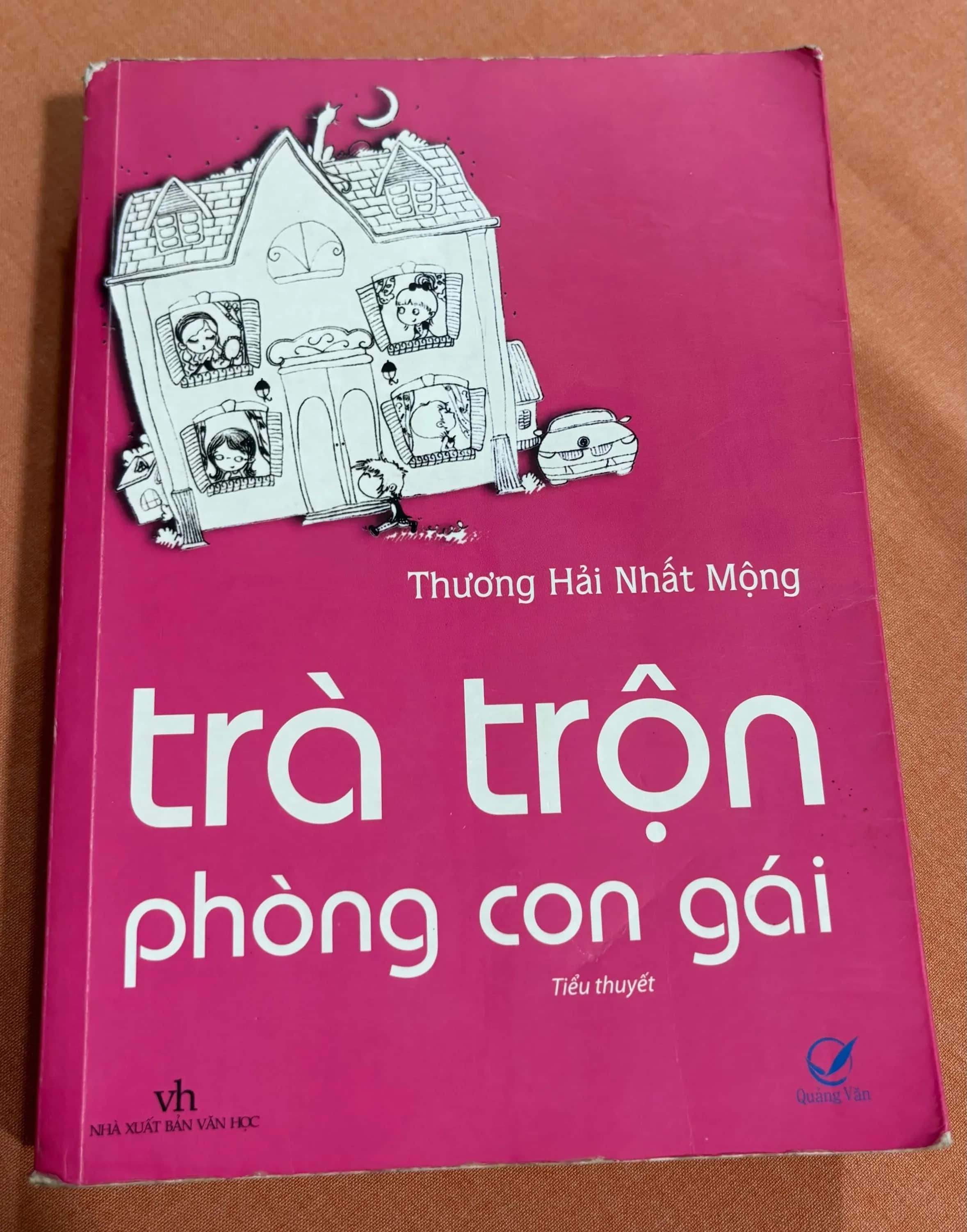 Trà trộn phòng con gái 