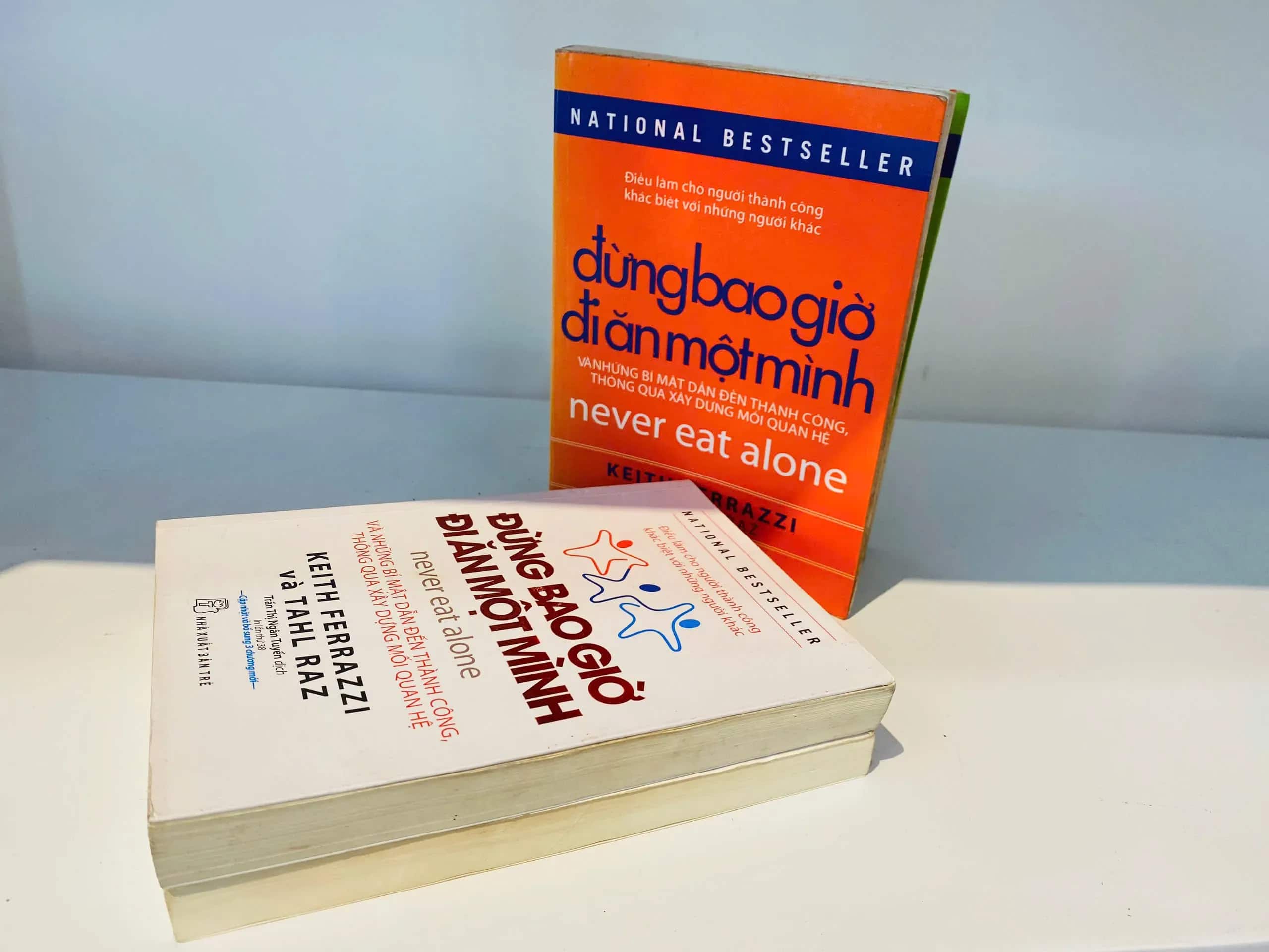 Đừng Bao Giờ Đi Ăn Một Mình