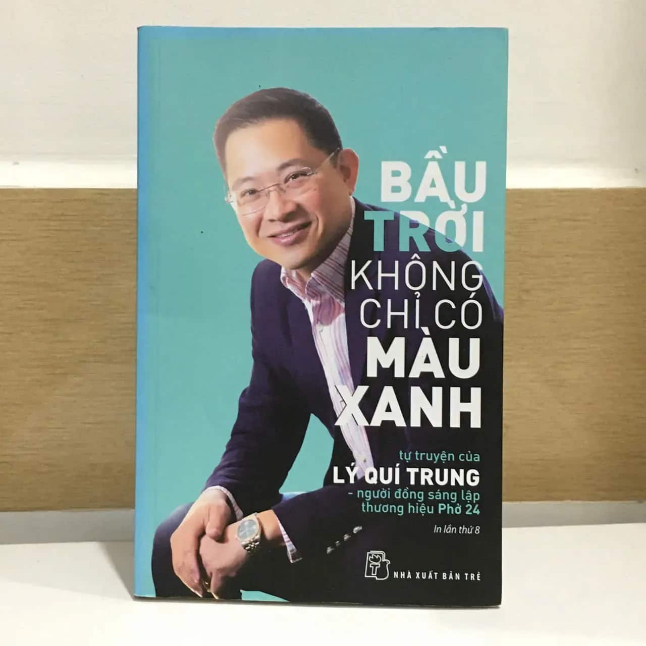 Bầu Trời Không Chỉ Có Màu Xanh