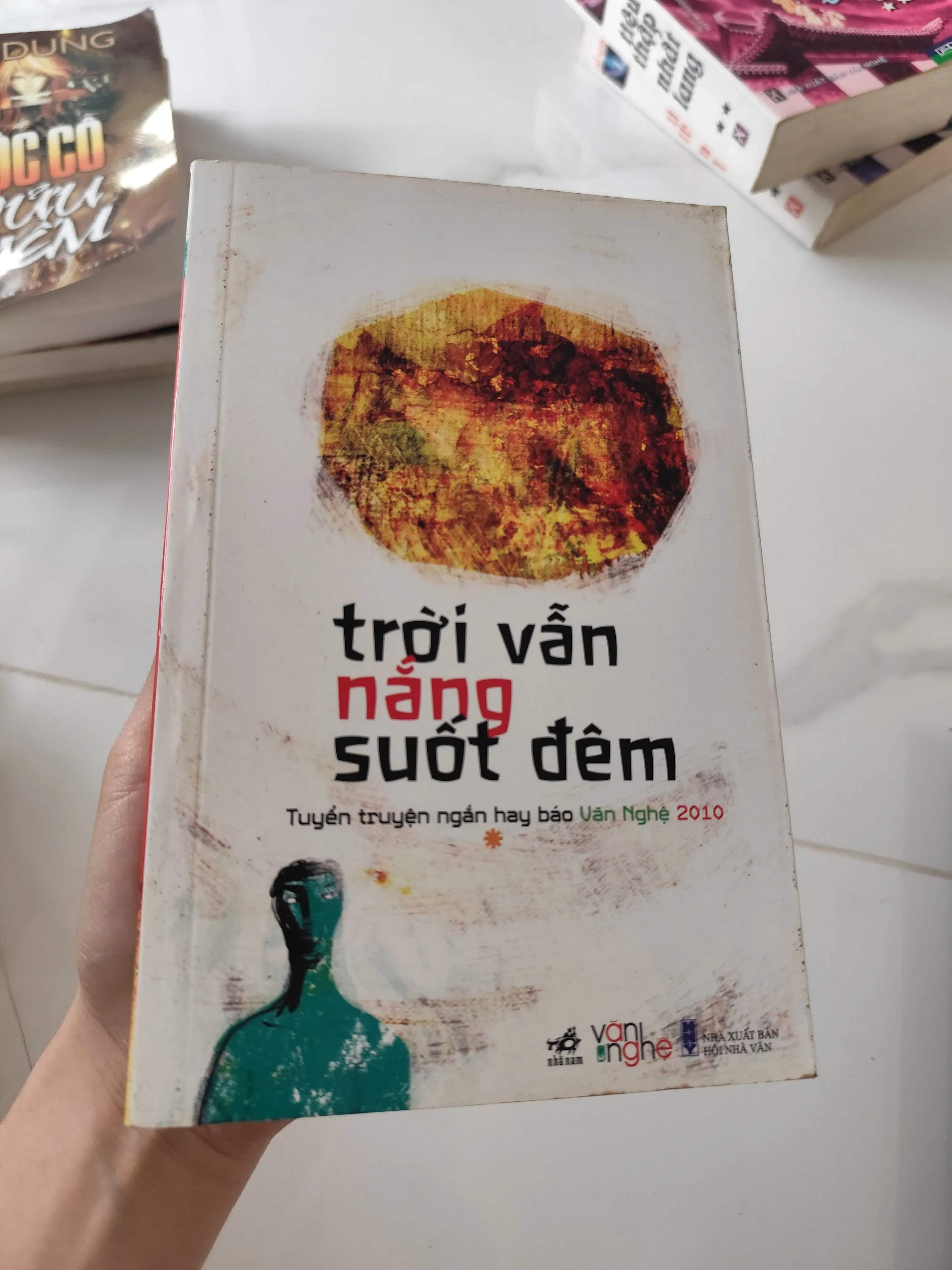 Trời vẫn nắng suốt đêm