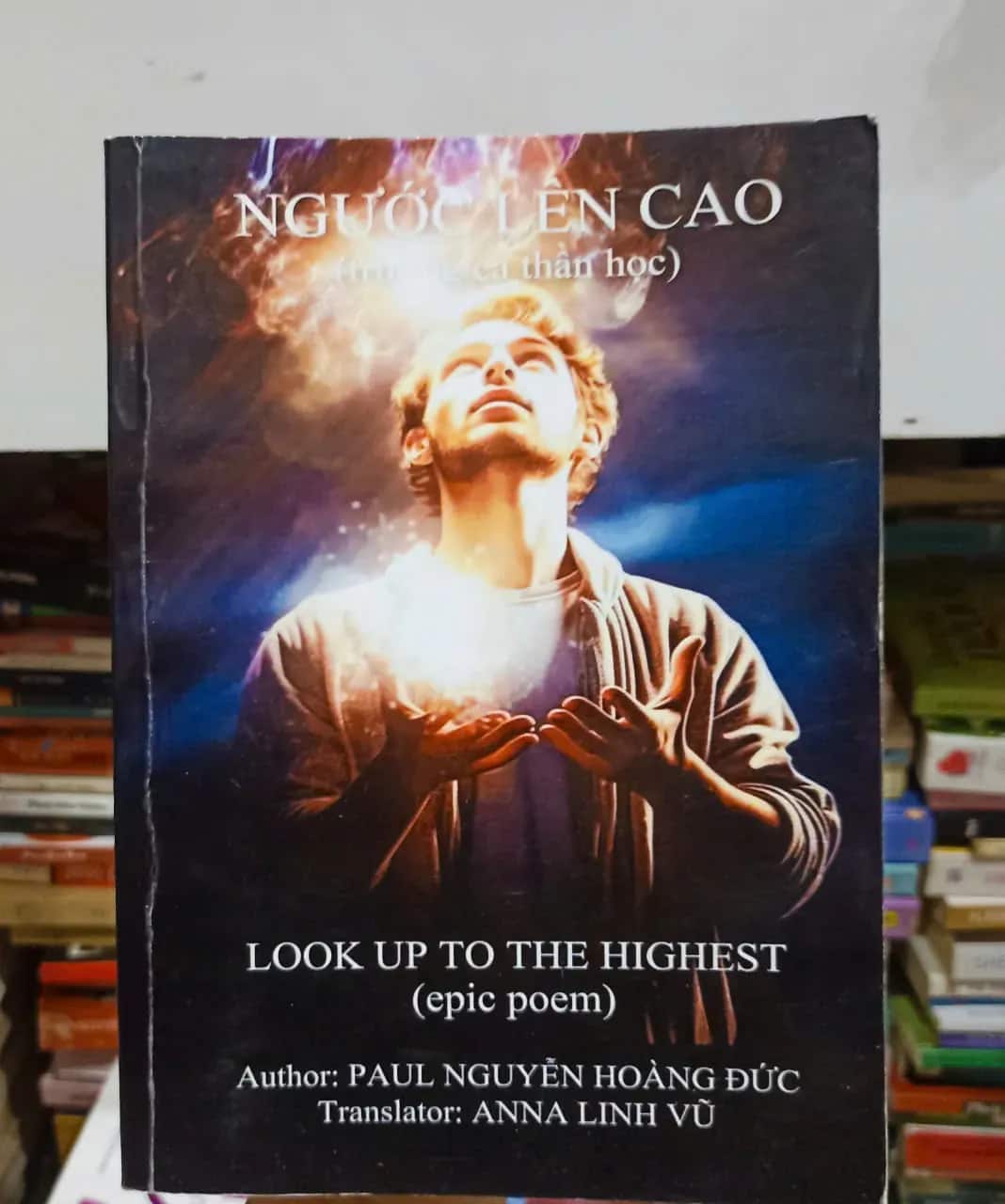 Ngước lên cao