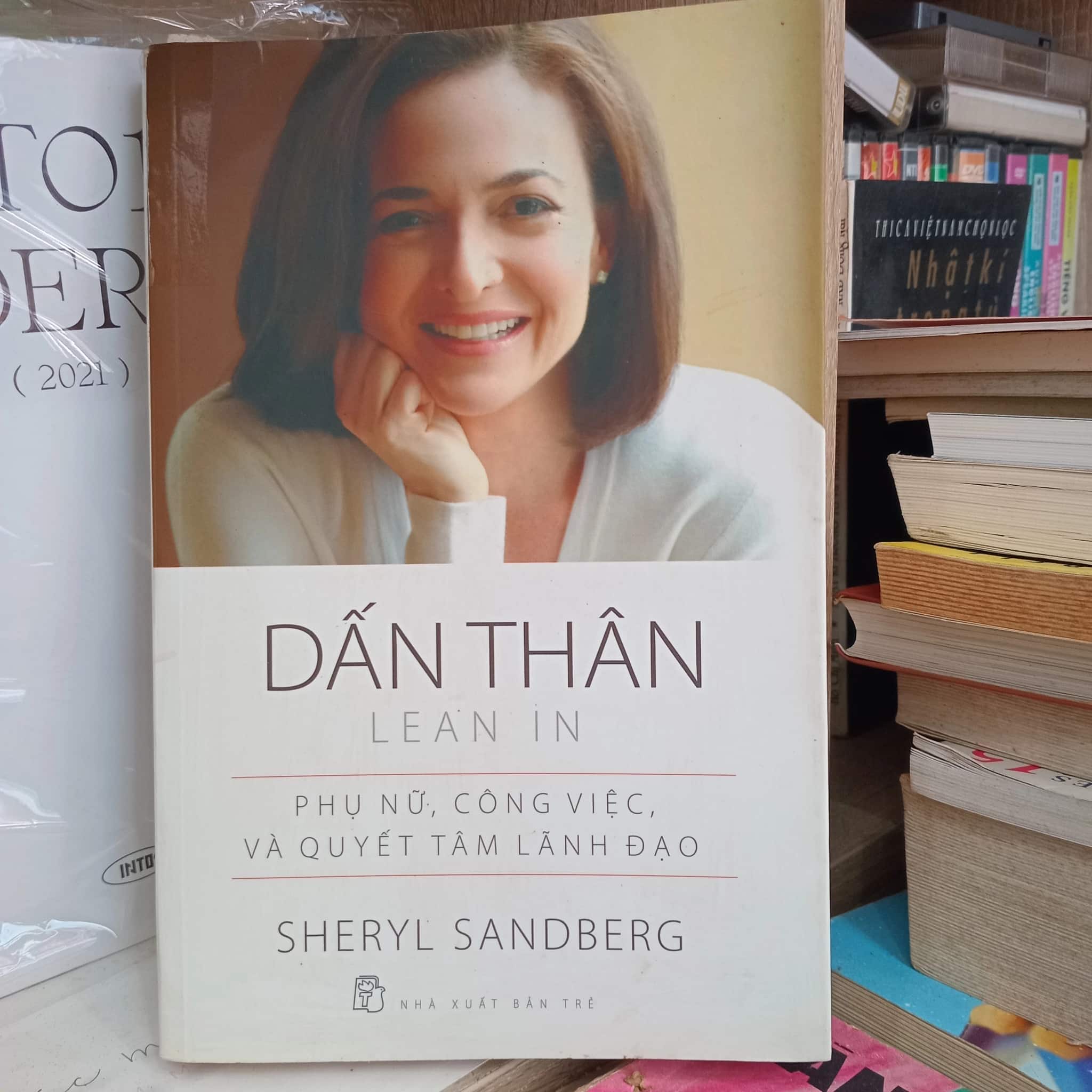 Dấn Thân (Lean in) 