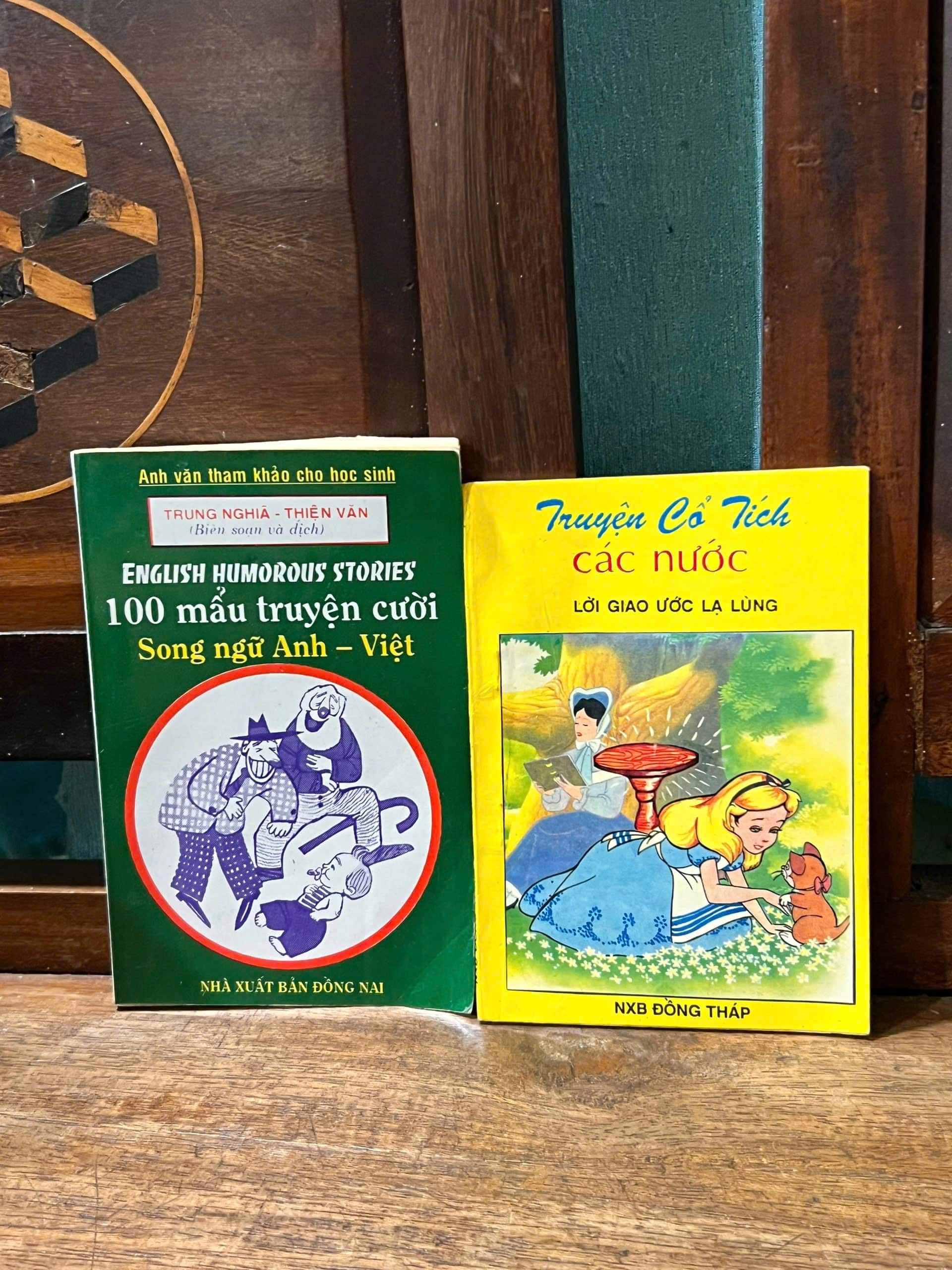 100 Mẩu Truyện Cười Song Ngữ Anh Việt / Truyện cổ tích các nước