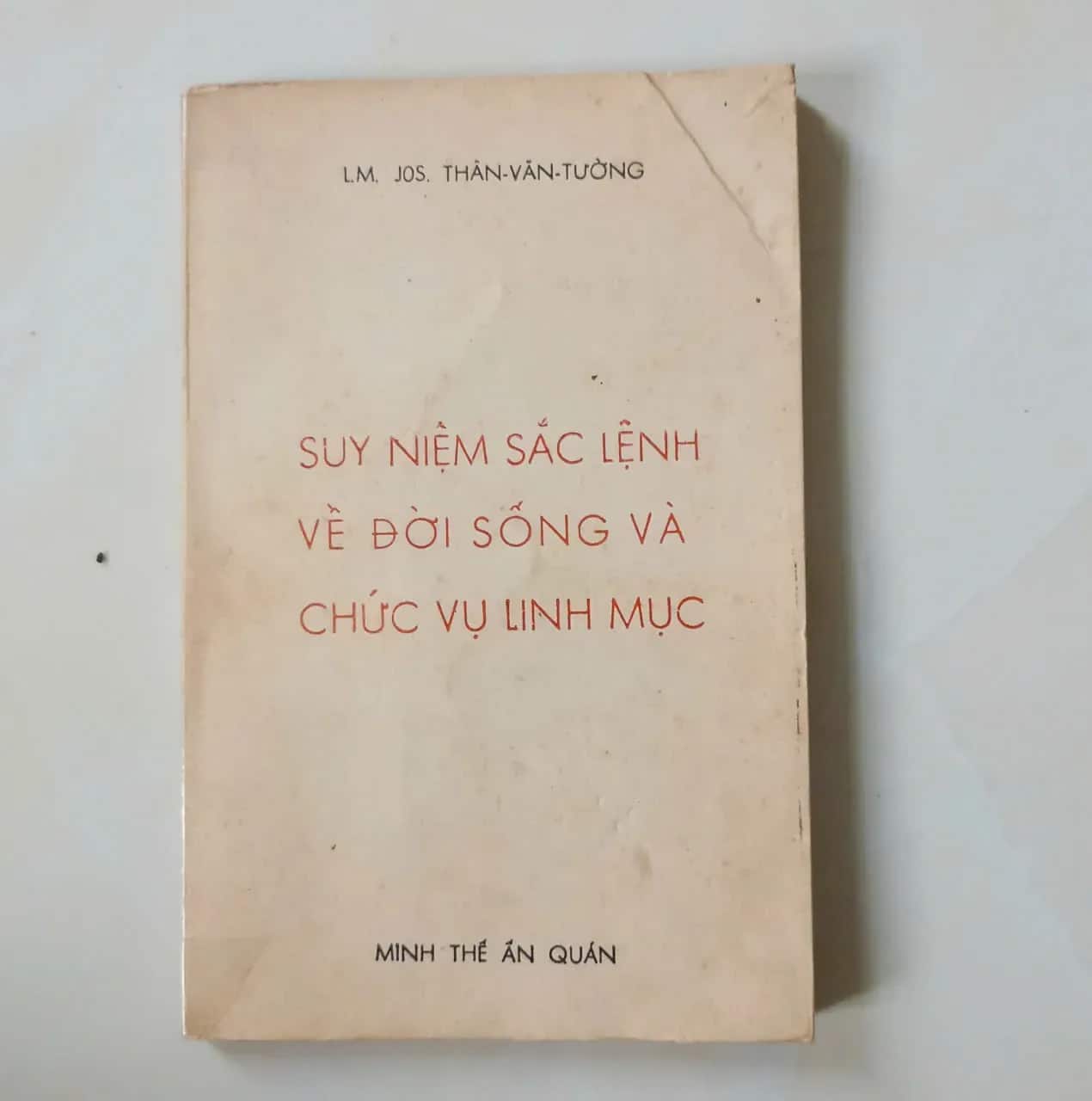 SUY NIỆM SẮC LỆNH VỀ ĐỜI SỐNG VÀ CHỨC VỤ LINH MỤC