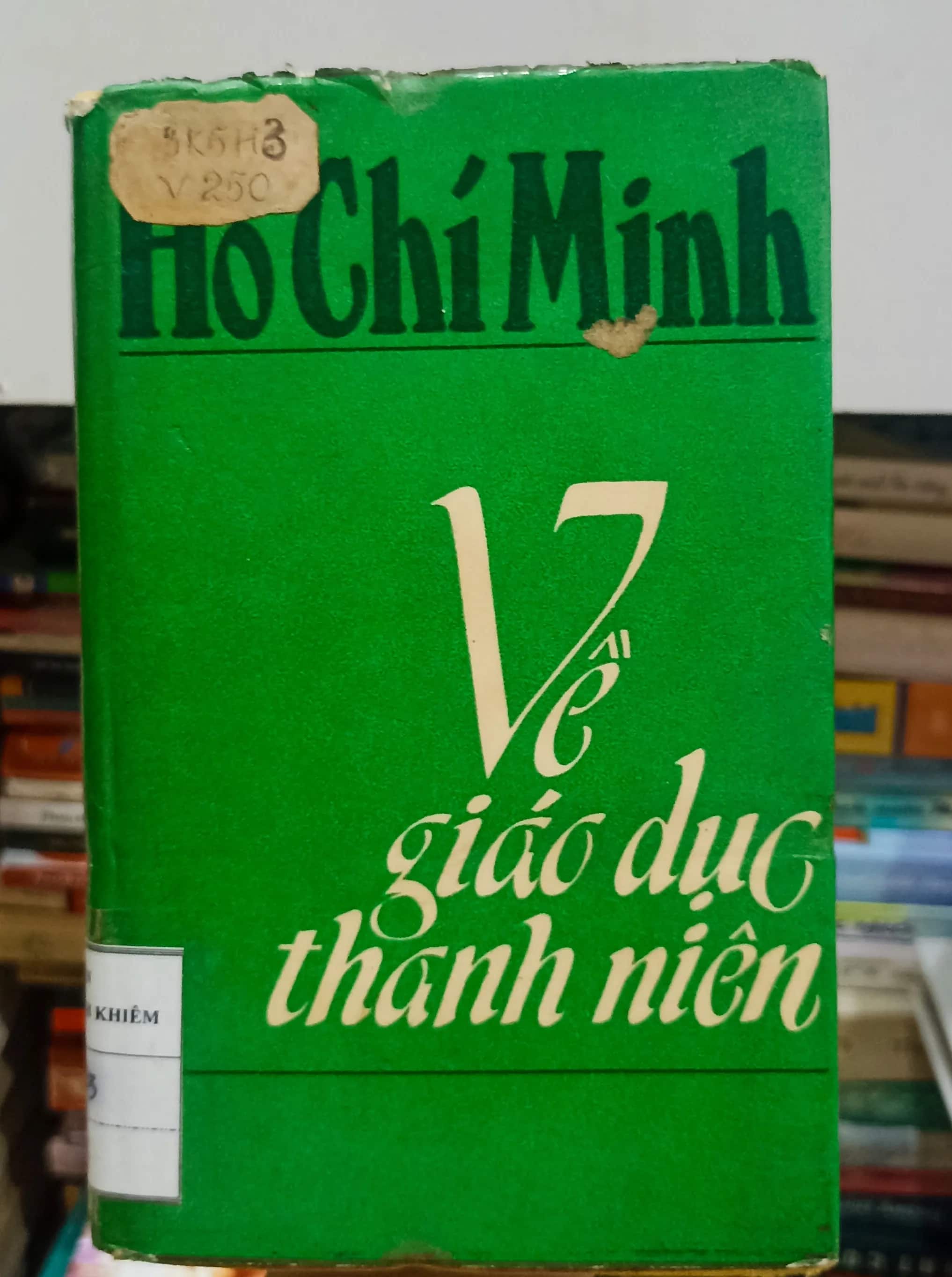 Về giáo dục thanh niên 