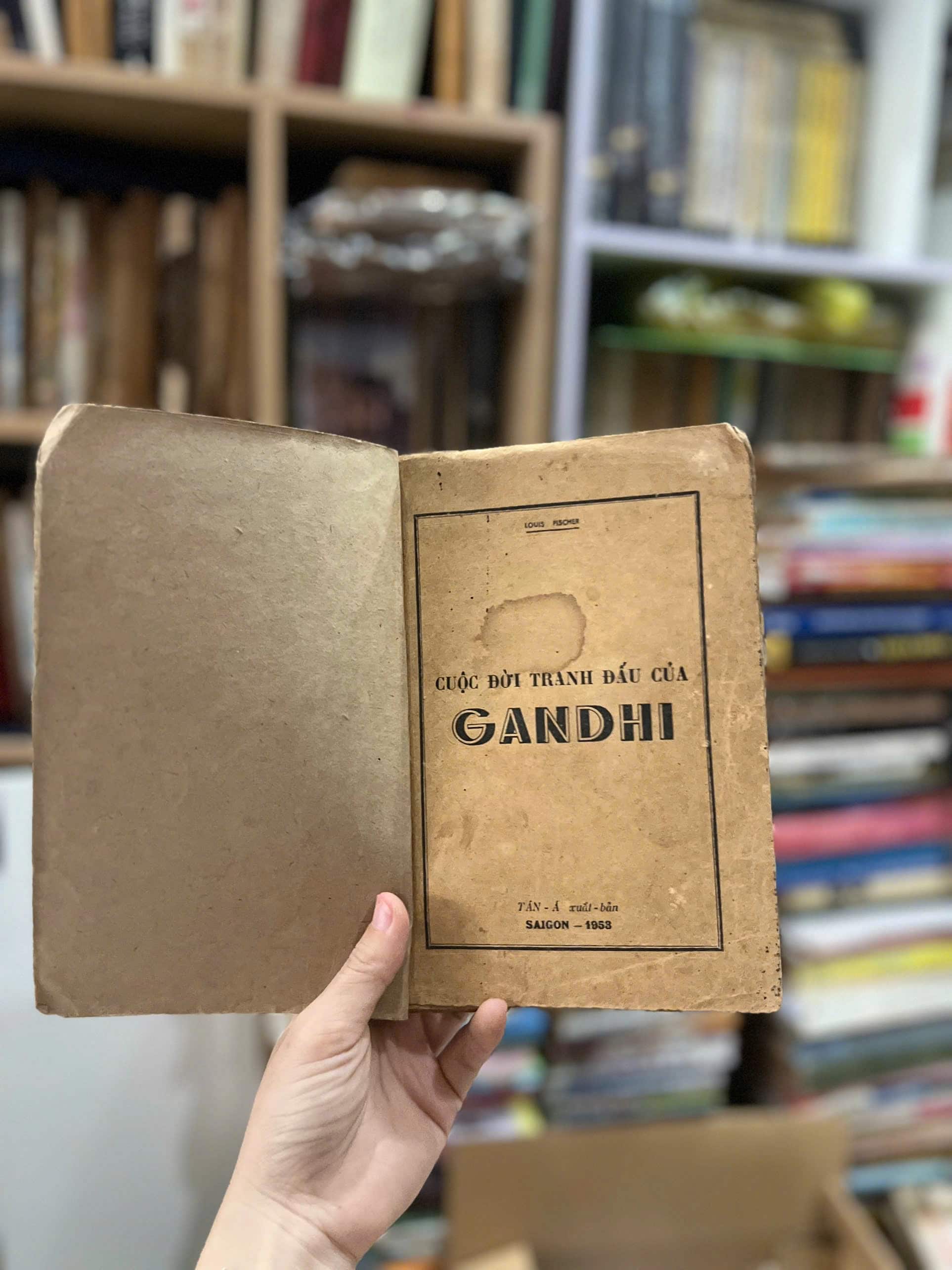 CUỘC ĐỜI TRANH ĐẤU CỦA GANDHI