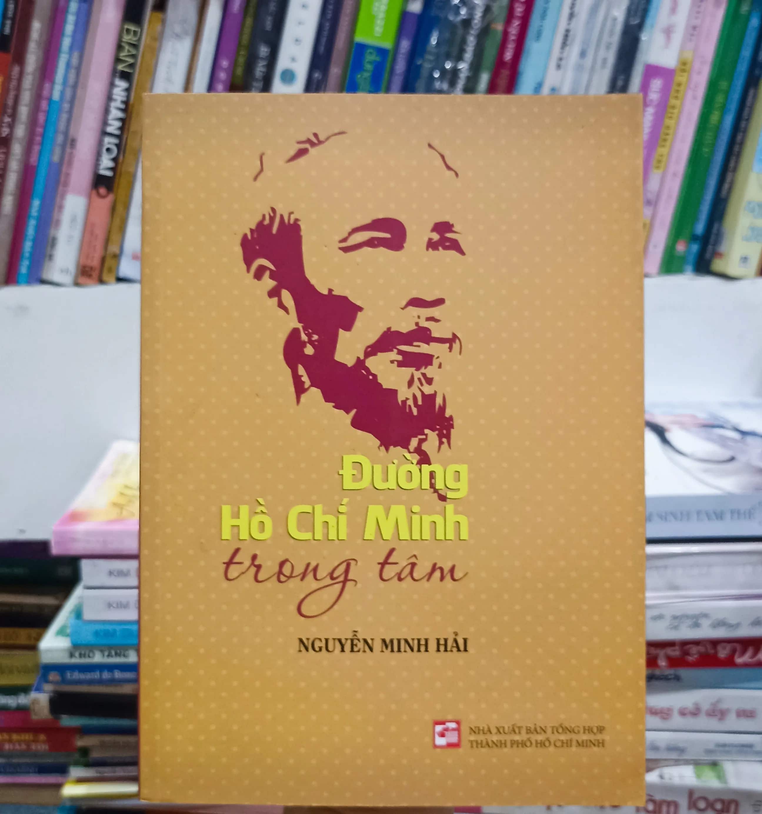 Đường Hồ Chí Minh trong tâm 