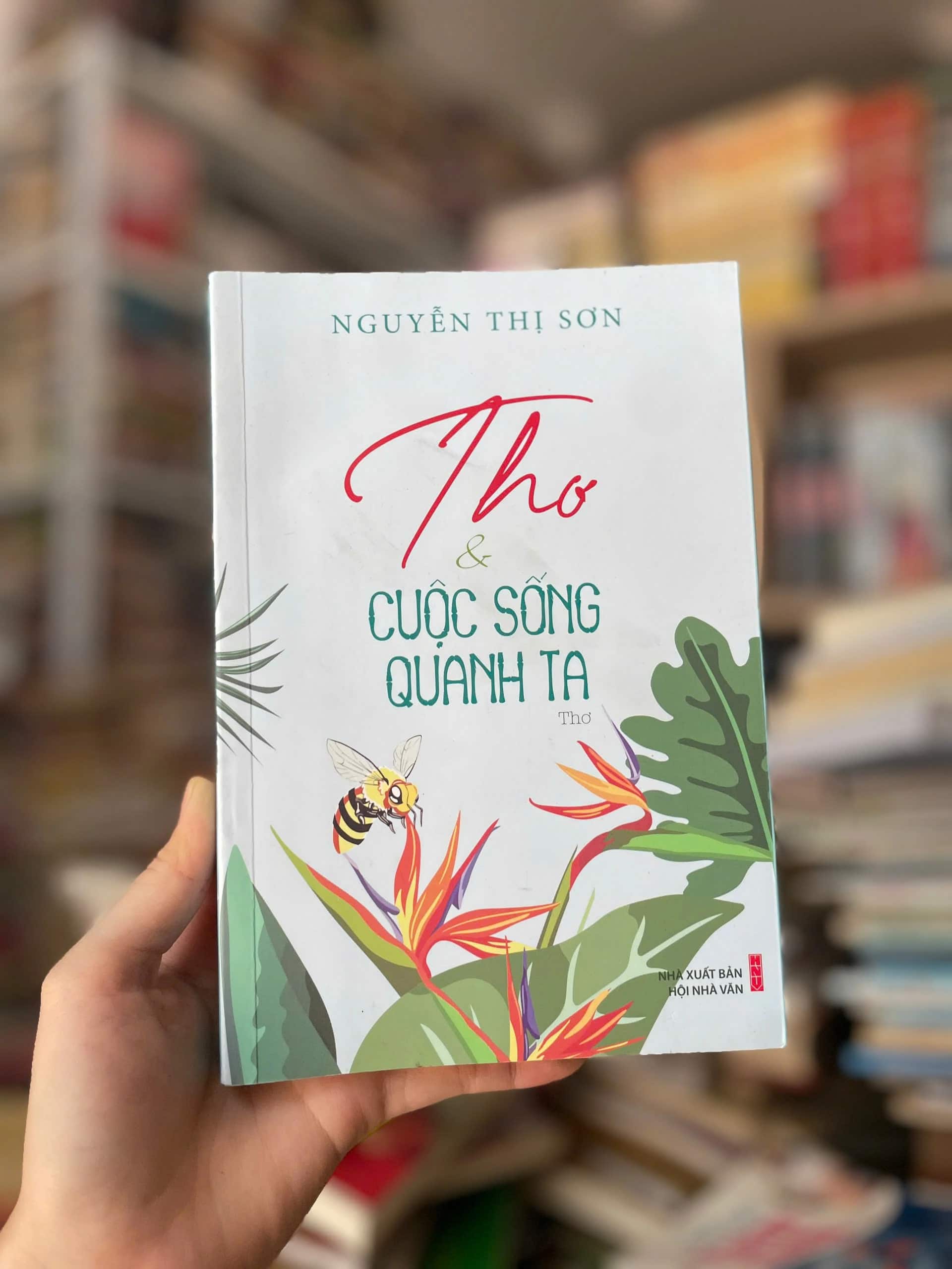 Thơ và cuộc sống quanh ta