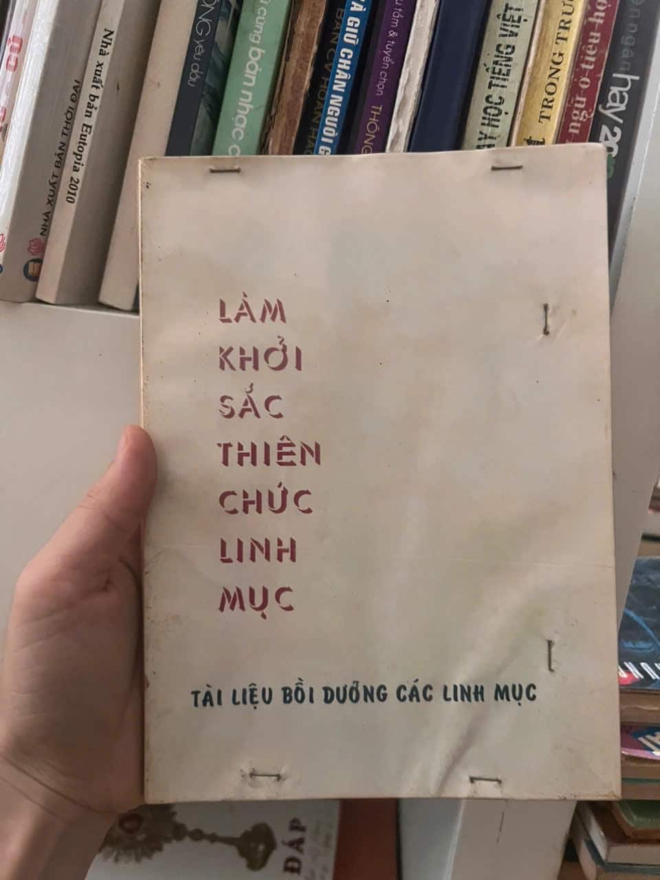 Làm Khởi Sắc Thiên Chúc Linh Mục
