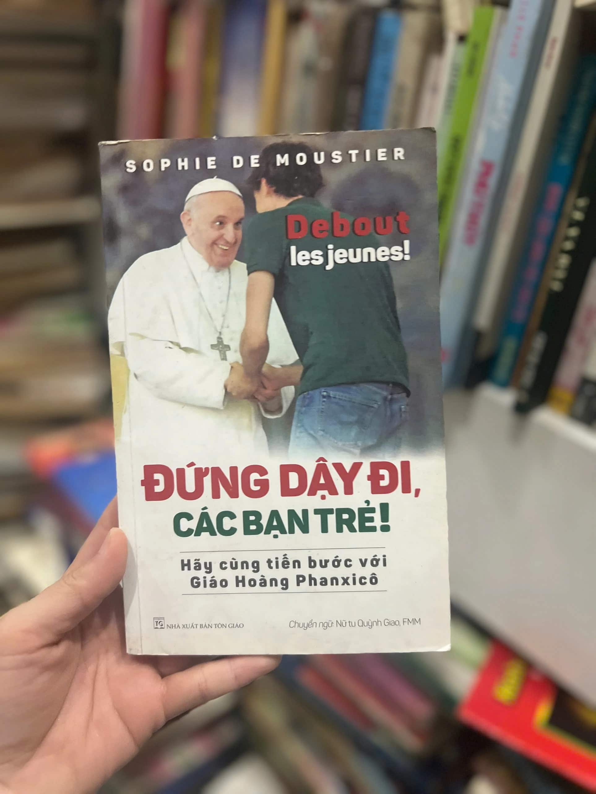 ĐỨNG DẬY ĐI, CÁC BẠN TRẺ