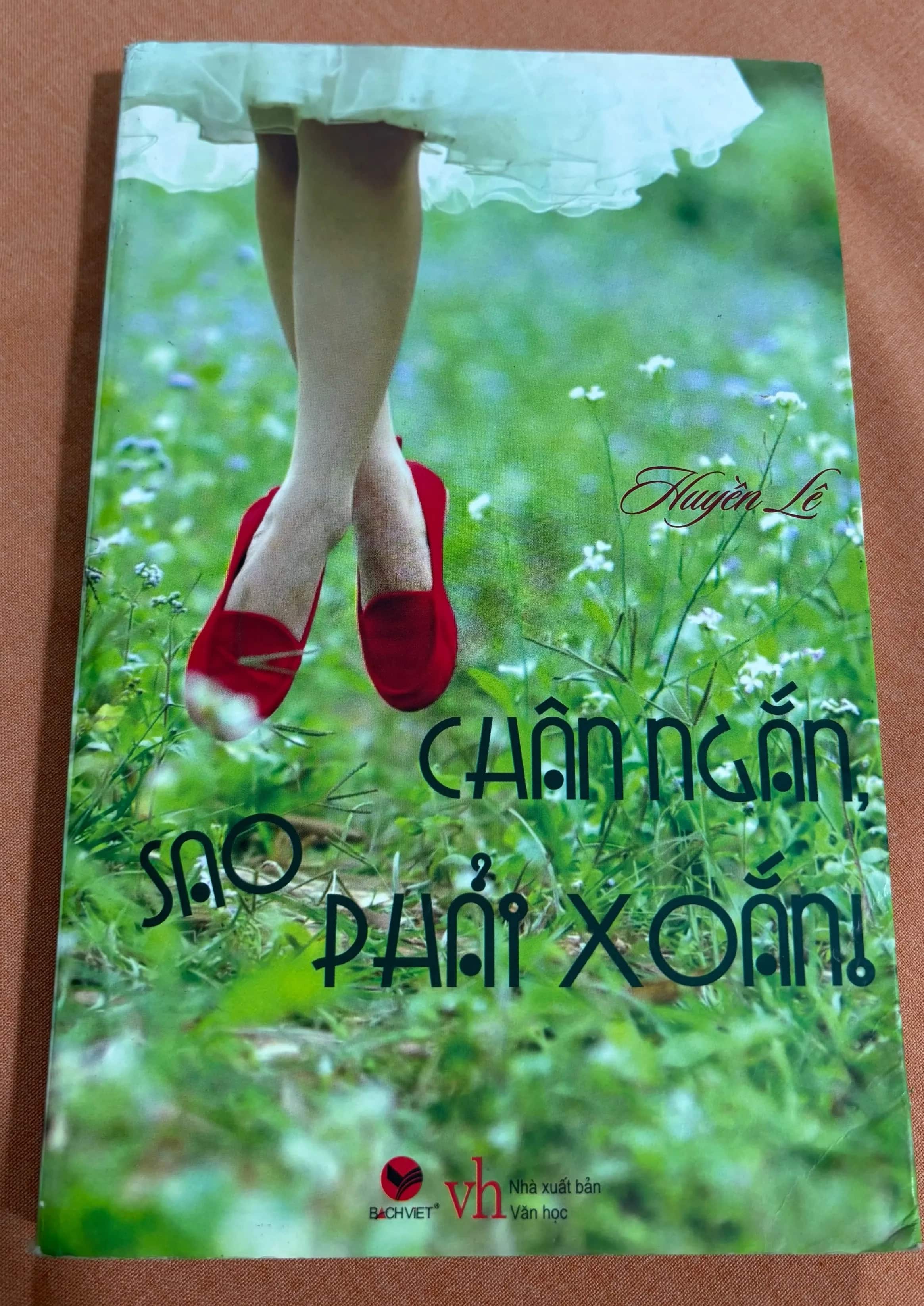 Chân ngắn sao phải xoắn 