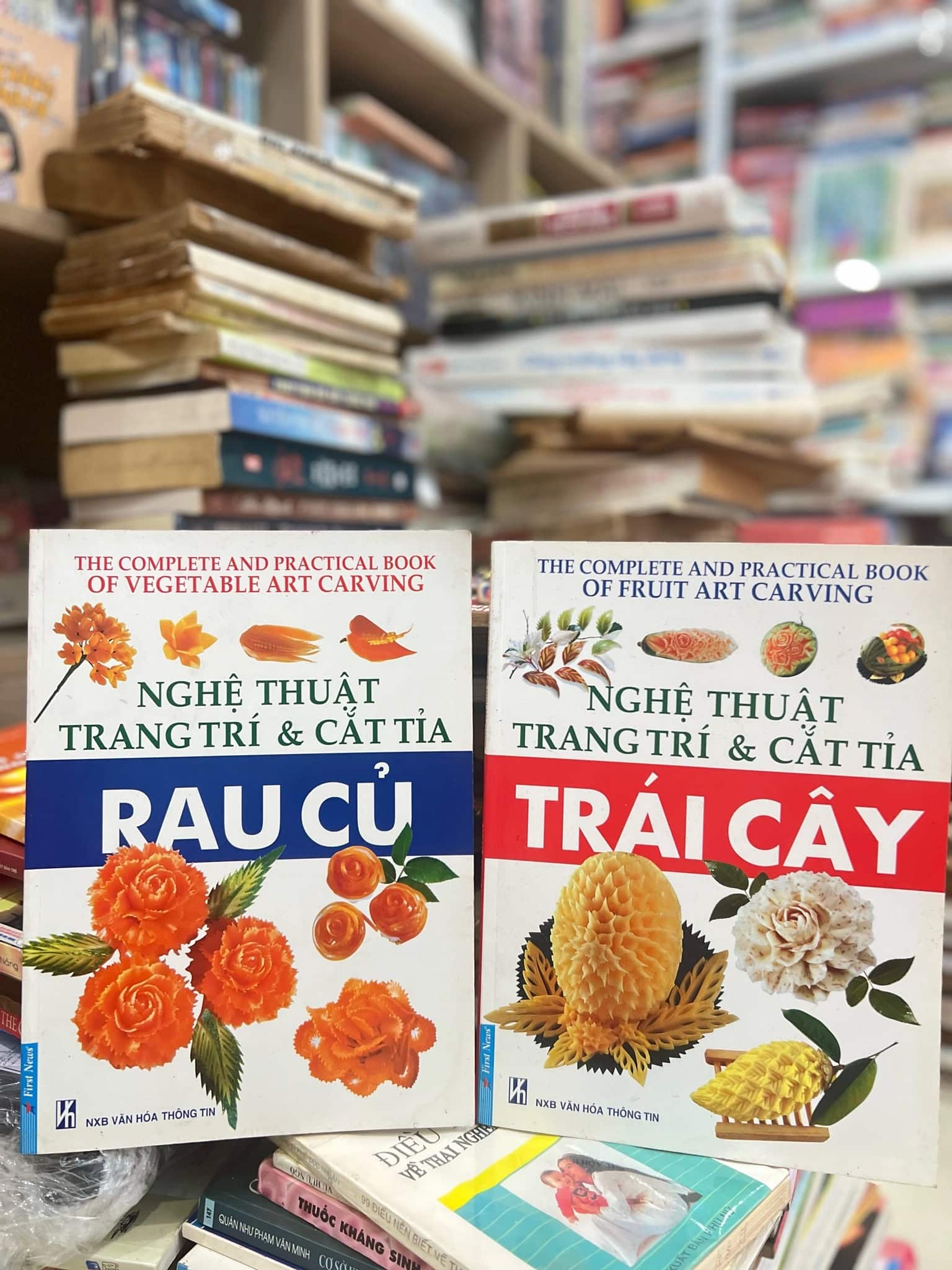 Combo 2 cuốn Nghệ thuật trang trí & cắt tỉa Trái Cây và Rau Củ