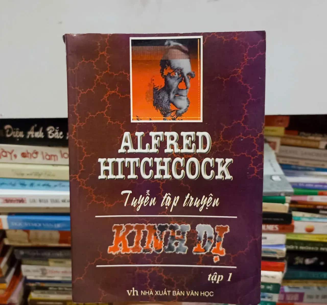 ALFRED HITCHCOCK tuyển tập truyện KINH DỊ - Tập 1 