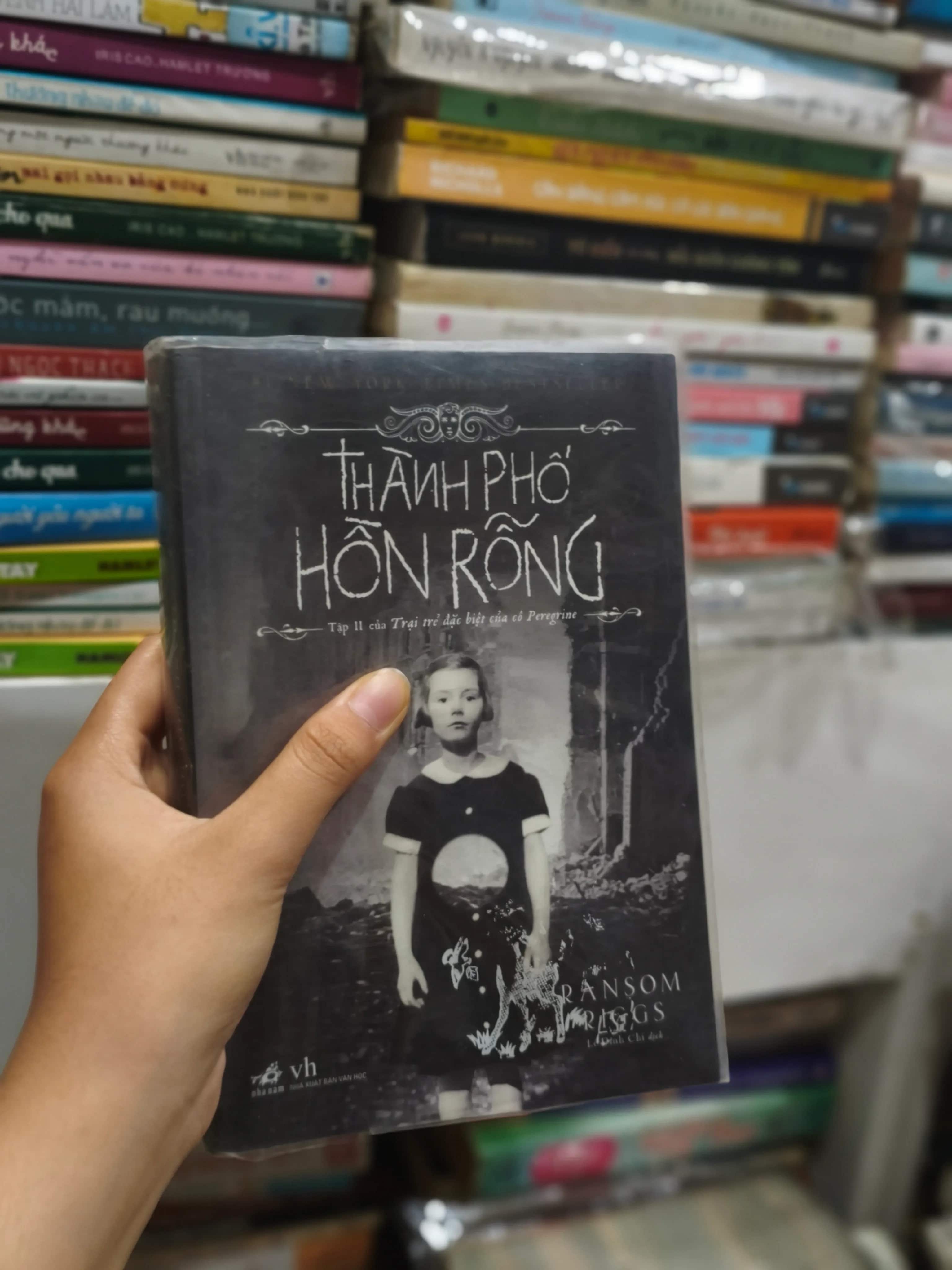 Thành phố hồn rỗng 