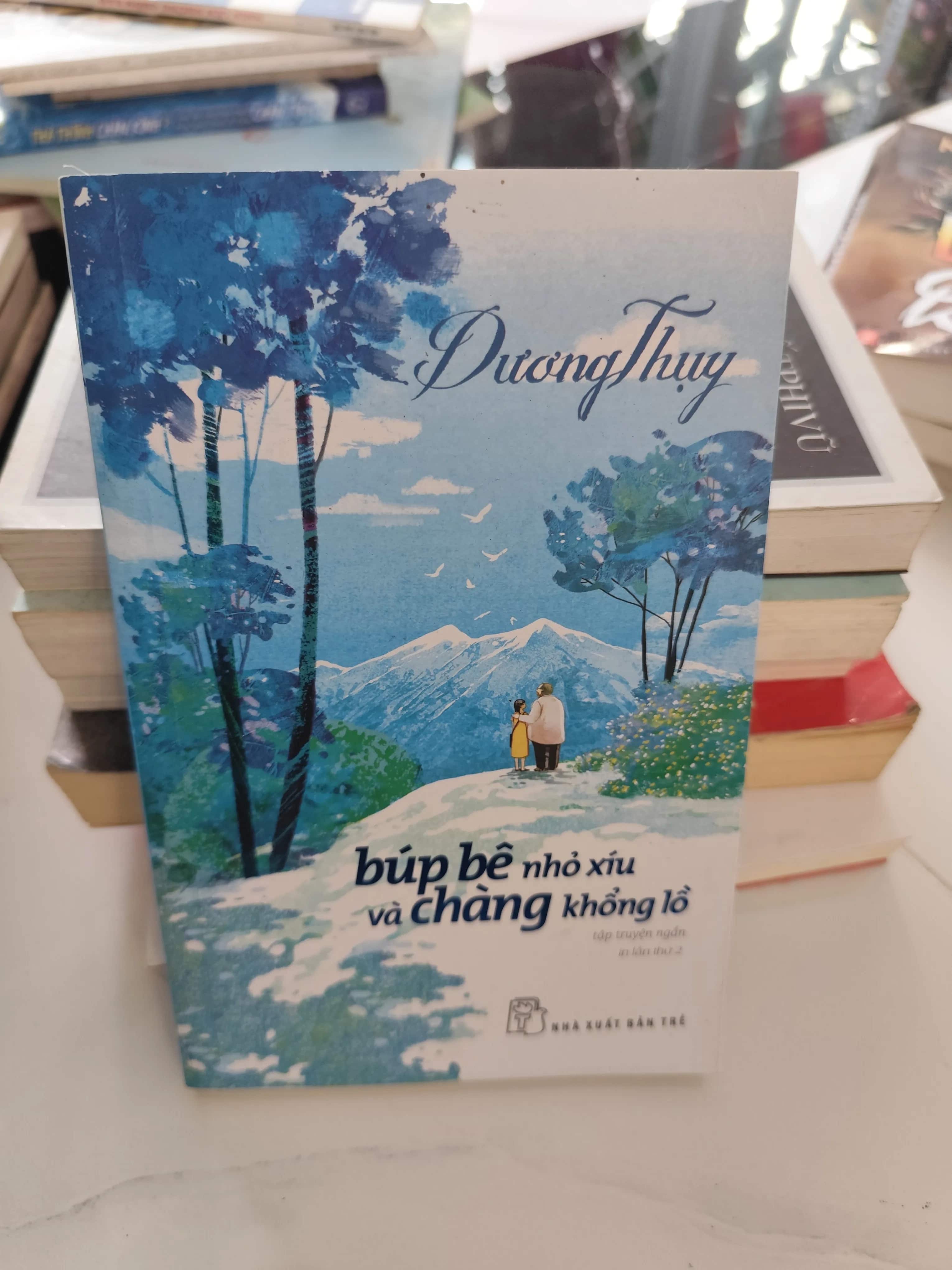 Búp bê nhỏ xíu và chàng khổng lồ