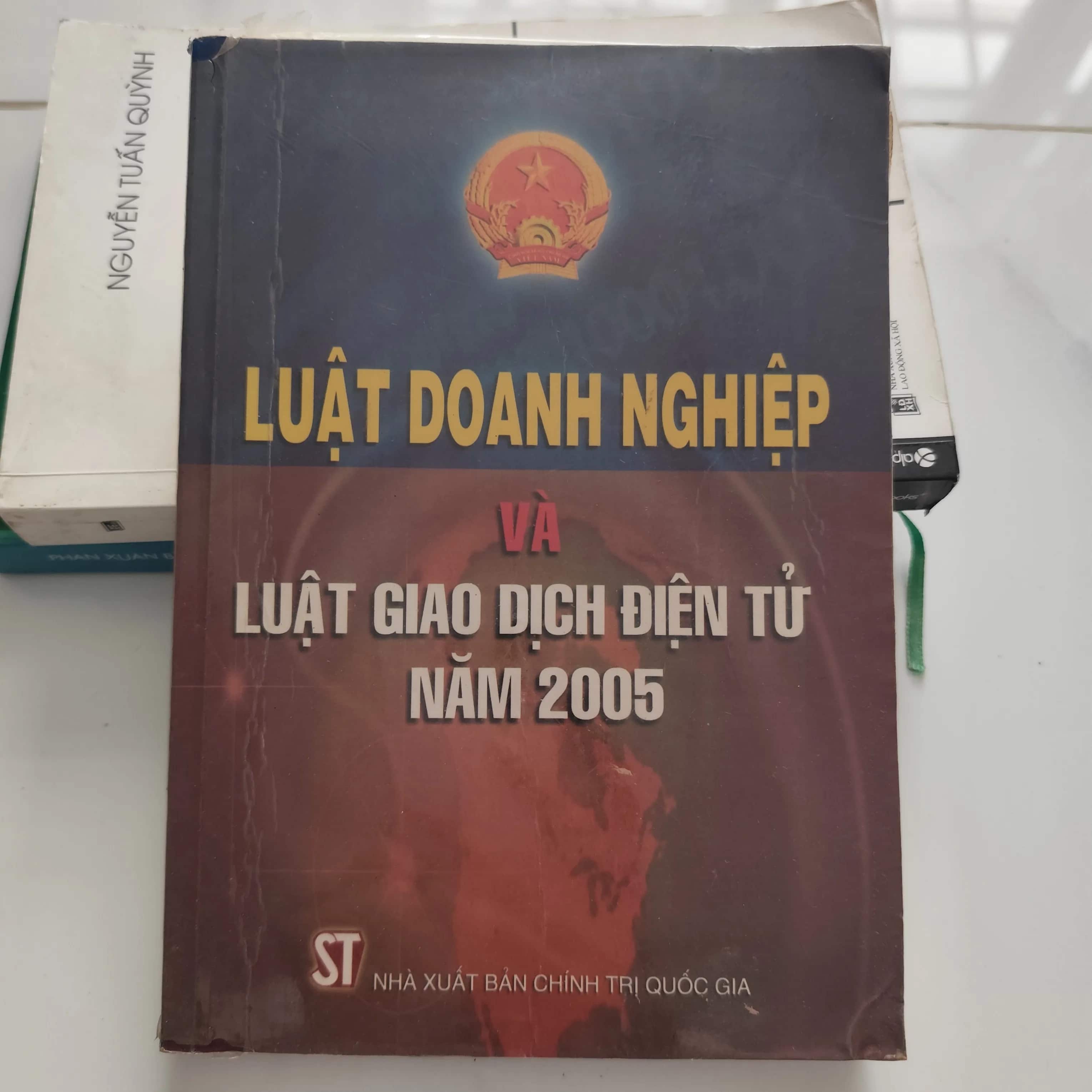 Luật doanh nghiệp và luật giao dịch điện tử 2005