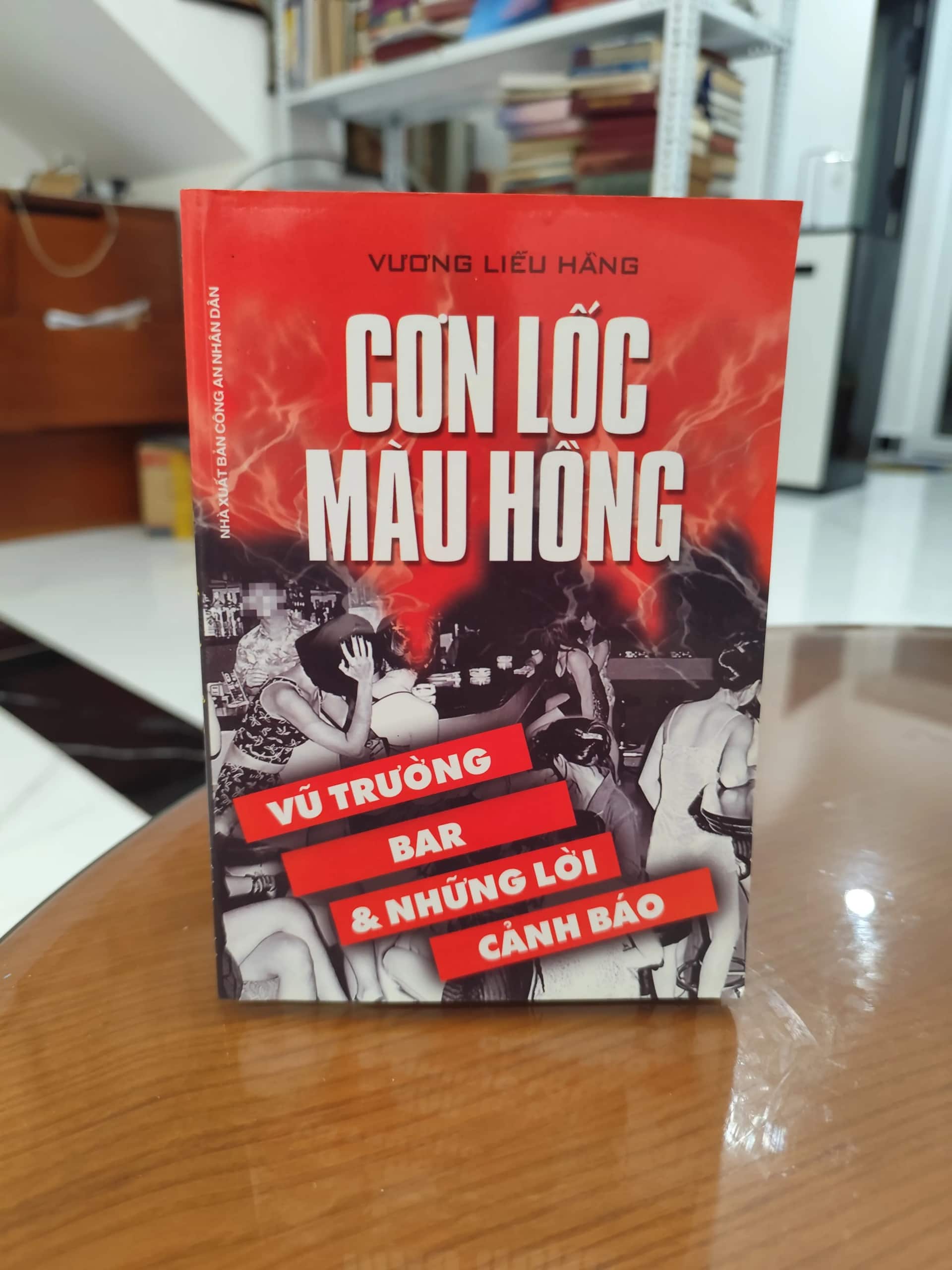 Cơn lốc màu hồng
