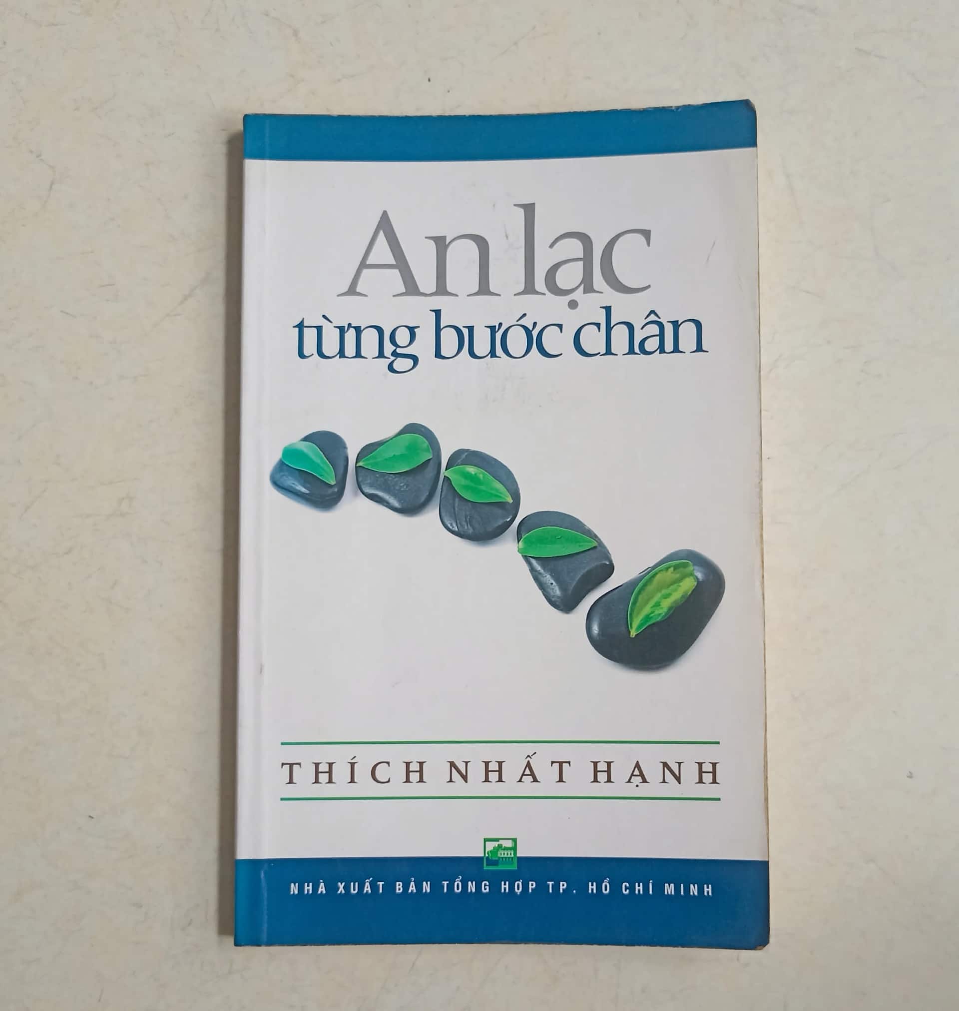 An lạc từng bước chân