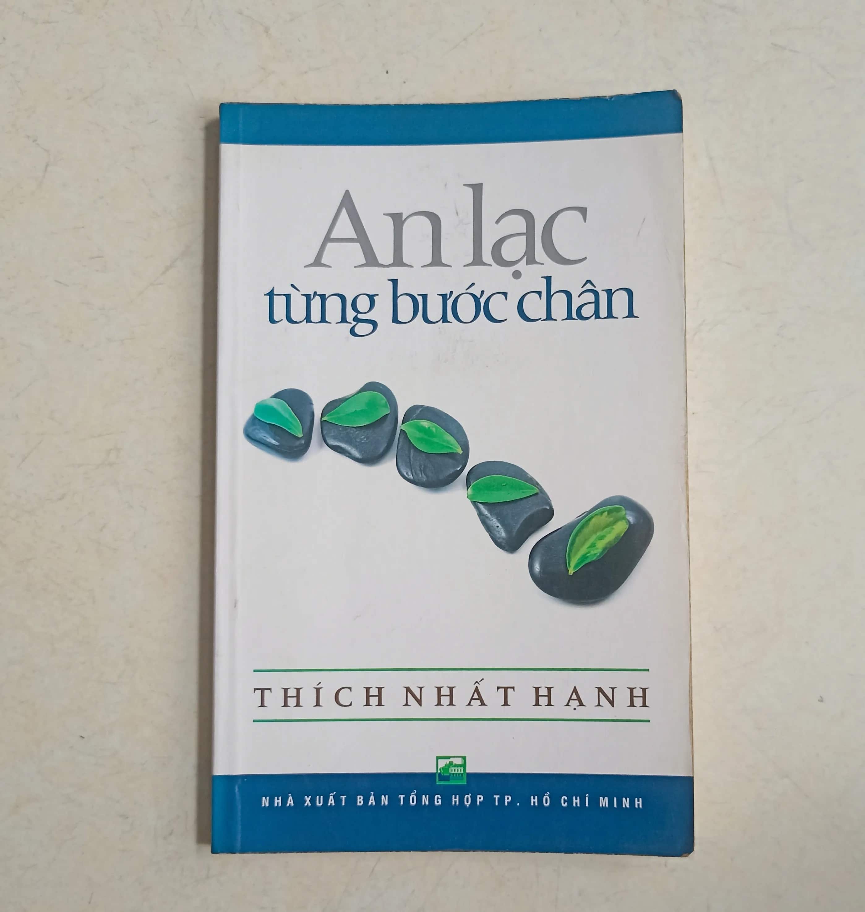 An lạc từng bước chân 