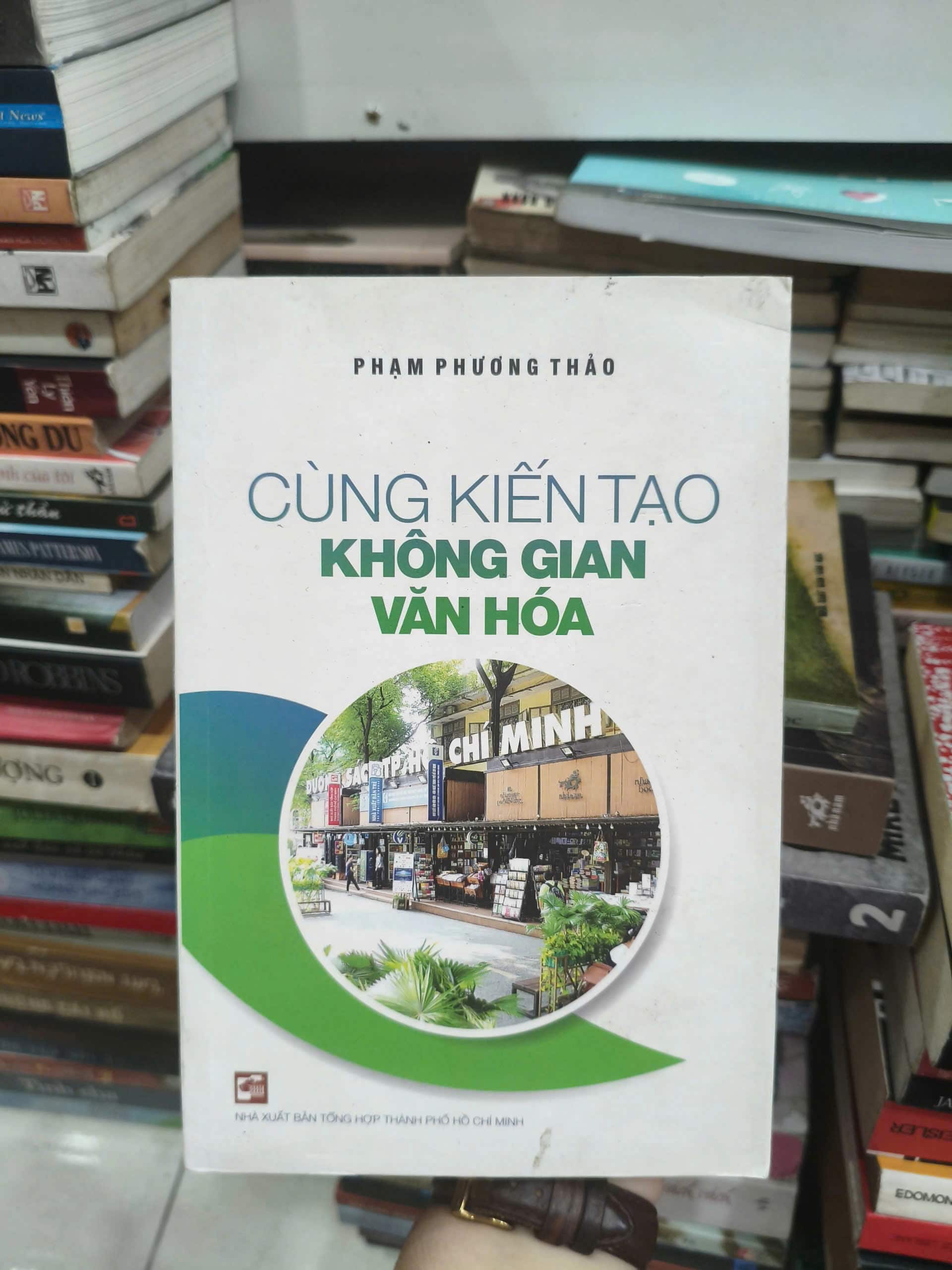 Cùng kiến tạo không gian văn hoá - Phạm Phương Thảo