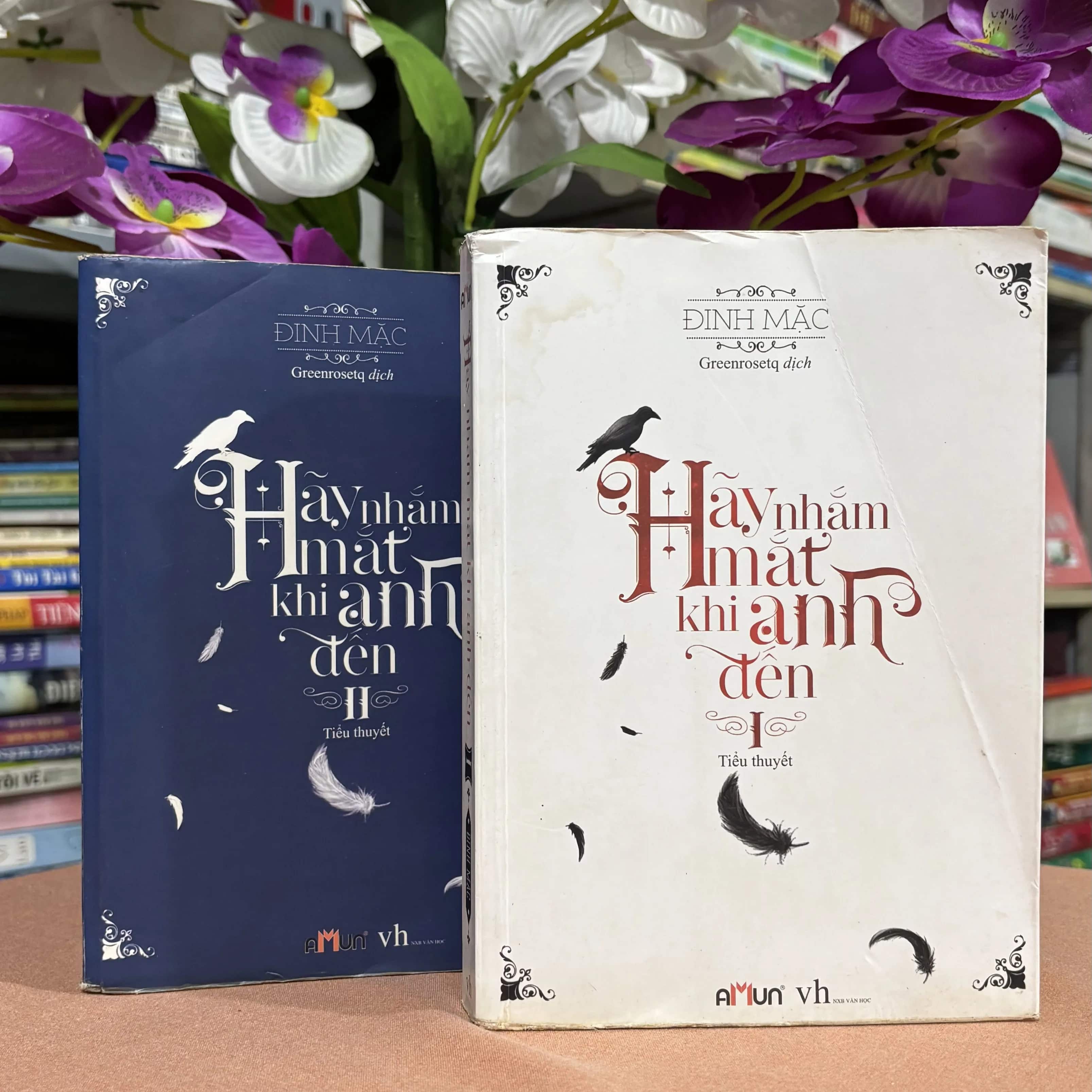 Combo 2 tập Hãy nhắm mắt khi anh đến 