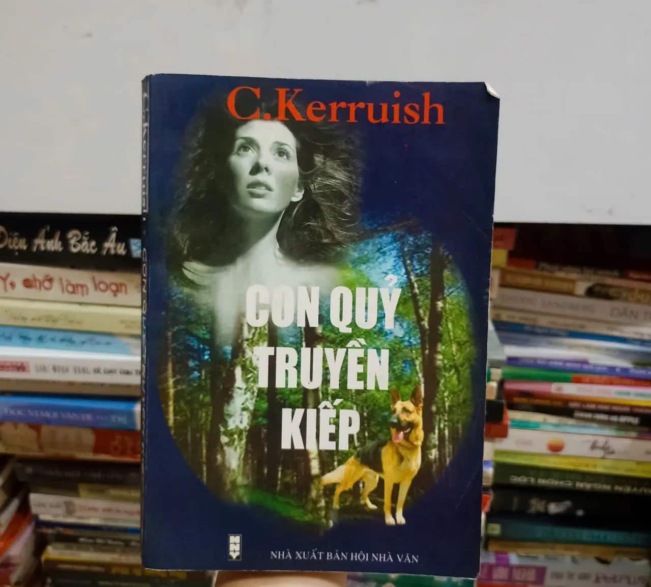 Con quỷ truyền kiếp