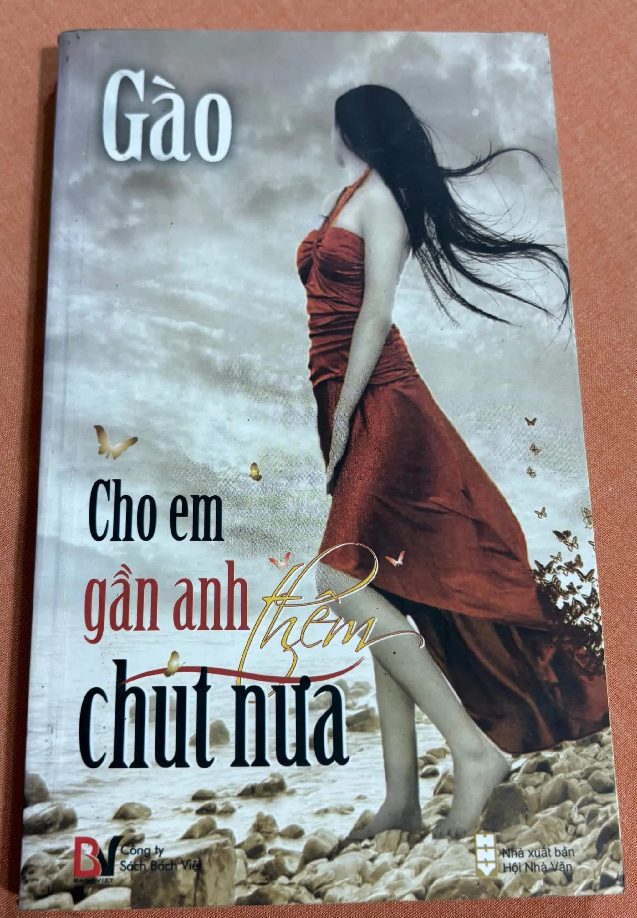 Cho em gần anh thêm chút nữa 