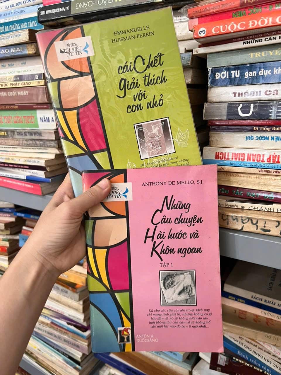 Tủ Sách Tôi Biết Tôi Tin - Cái Chết Giải Thích Với Con Nhỏ + Những câu chuyện hài hước ...