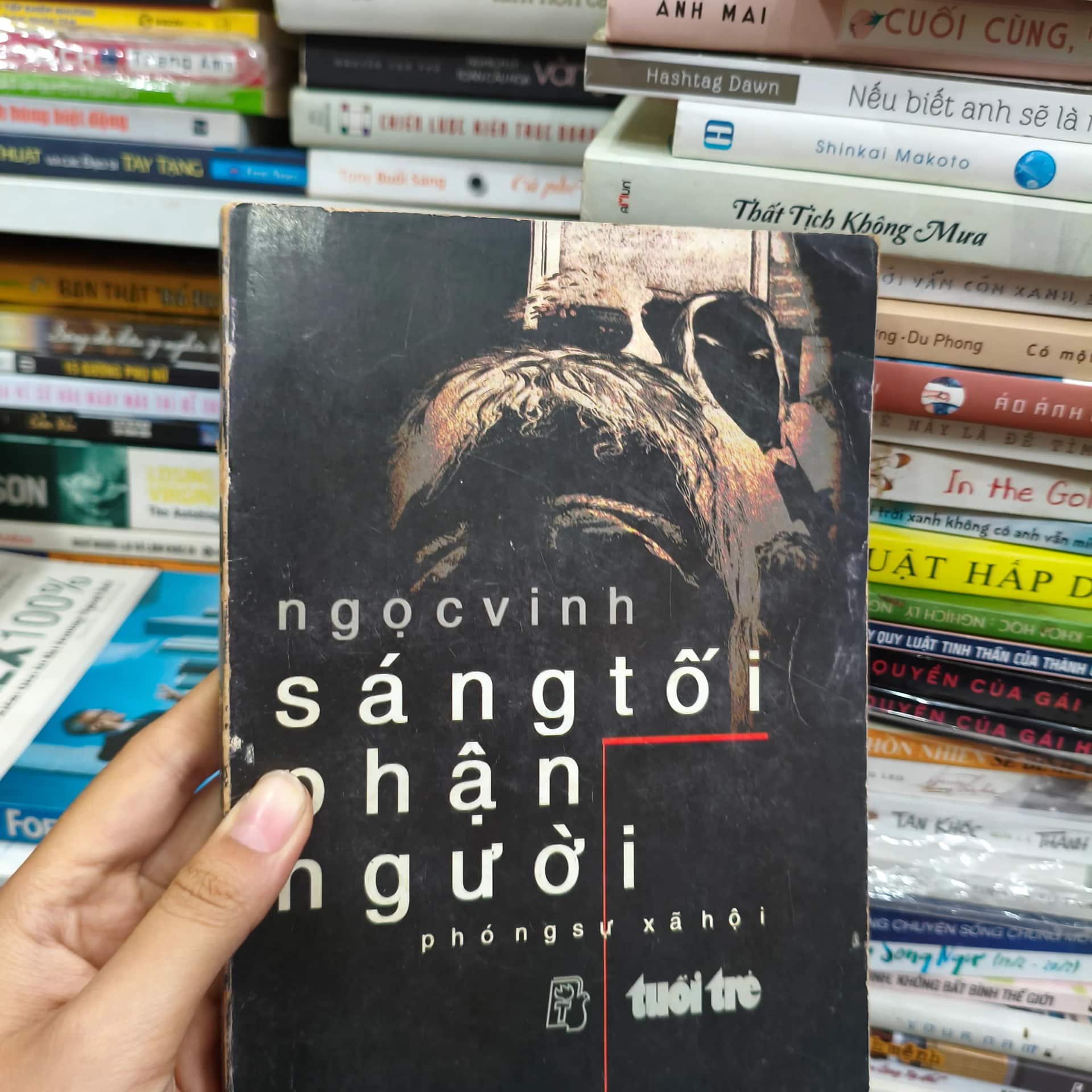 Sáng tối phận người