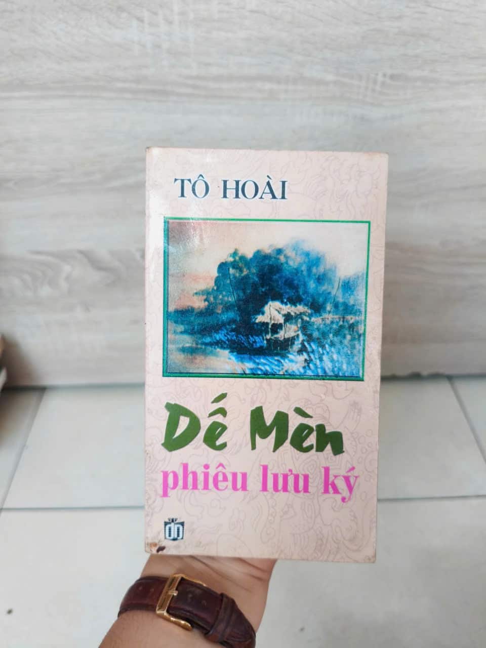 Dế mèn phiêu lưu ký - Tô Hoài