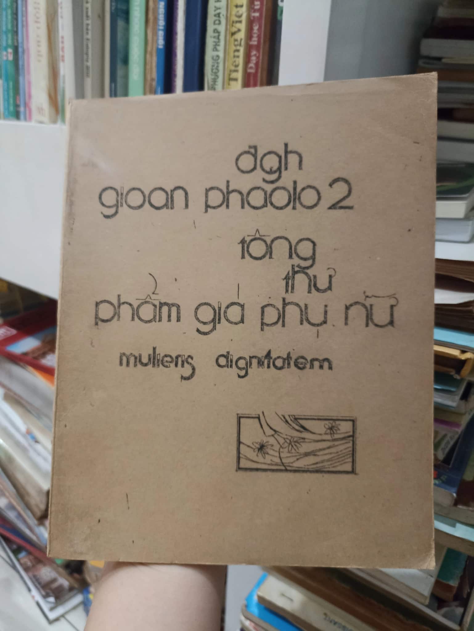 Tông Thư Phẩm giá Phụ Nữ 
