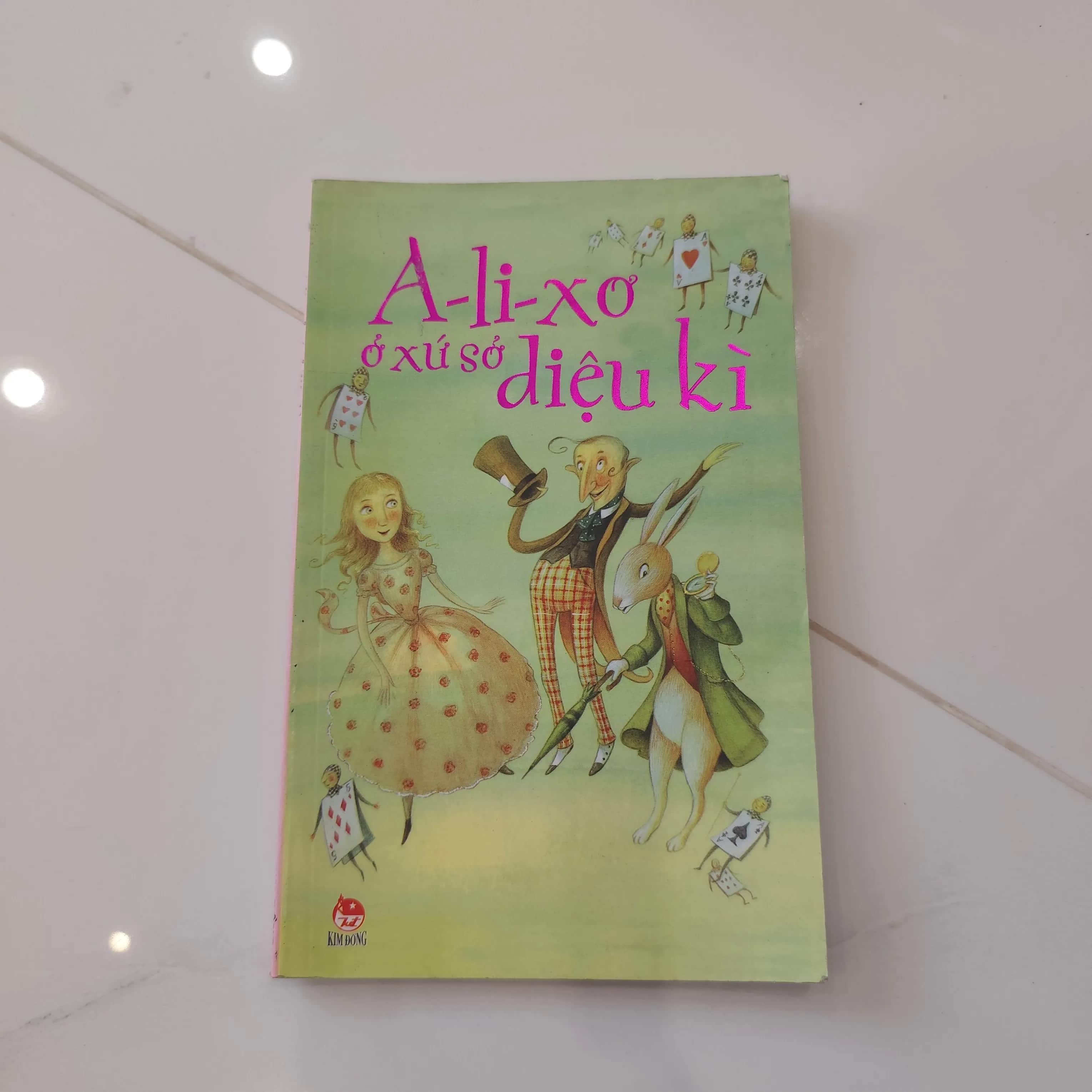 A-li- xơ ở xứ sở diệu kì