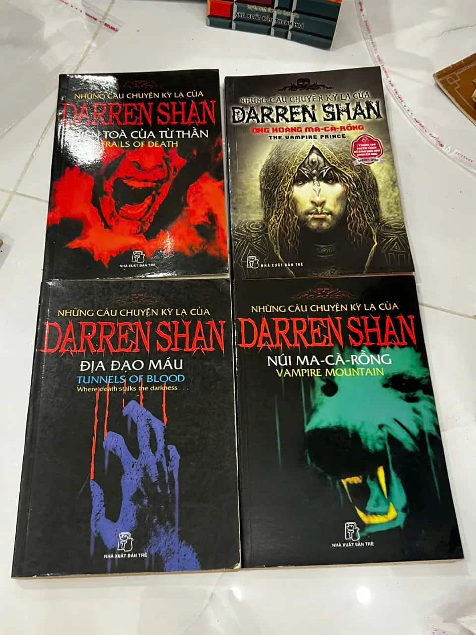 4 tập Truyện - Những Câu Chuyện Kỳ Lạ Của Darren Shan⭐
