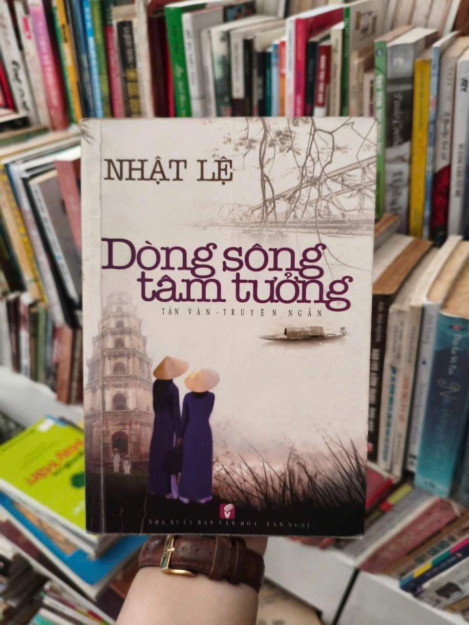 Dòng Sông Tâm Tưởng - Nhật Lệ