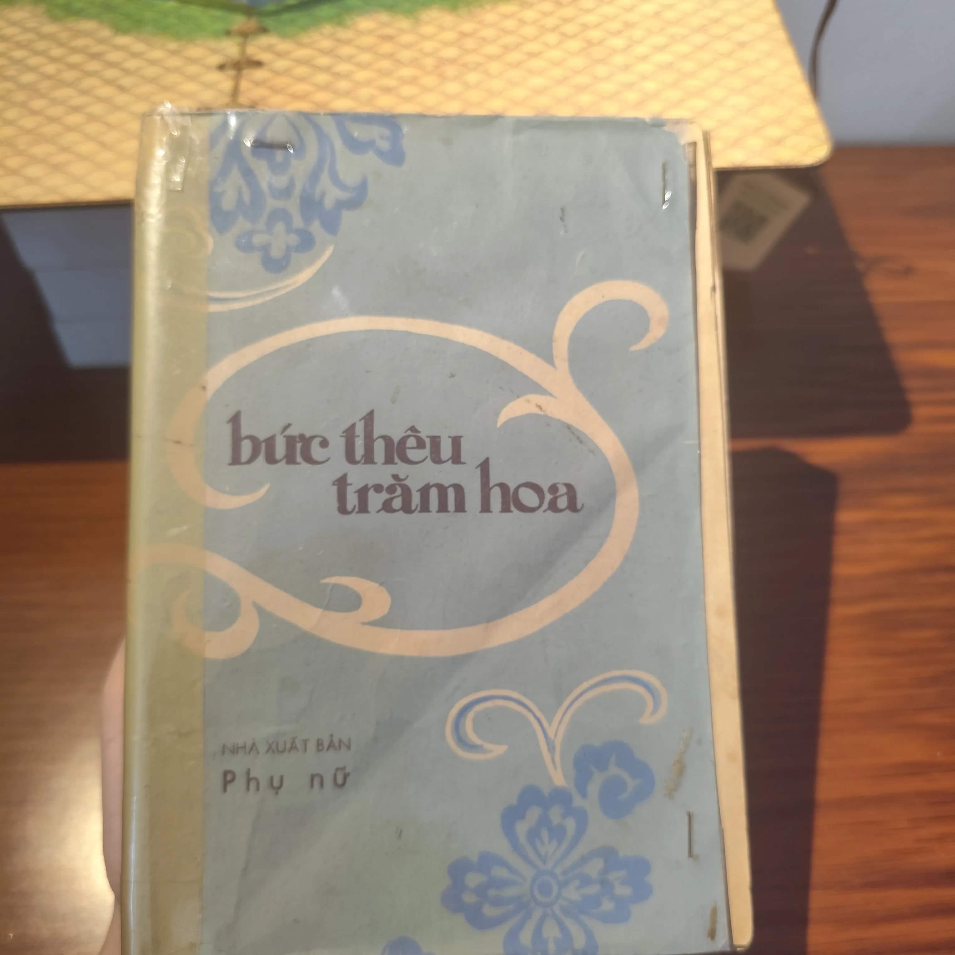 Bức thuê trăm hoa