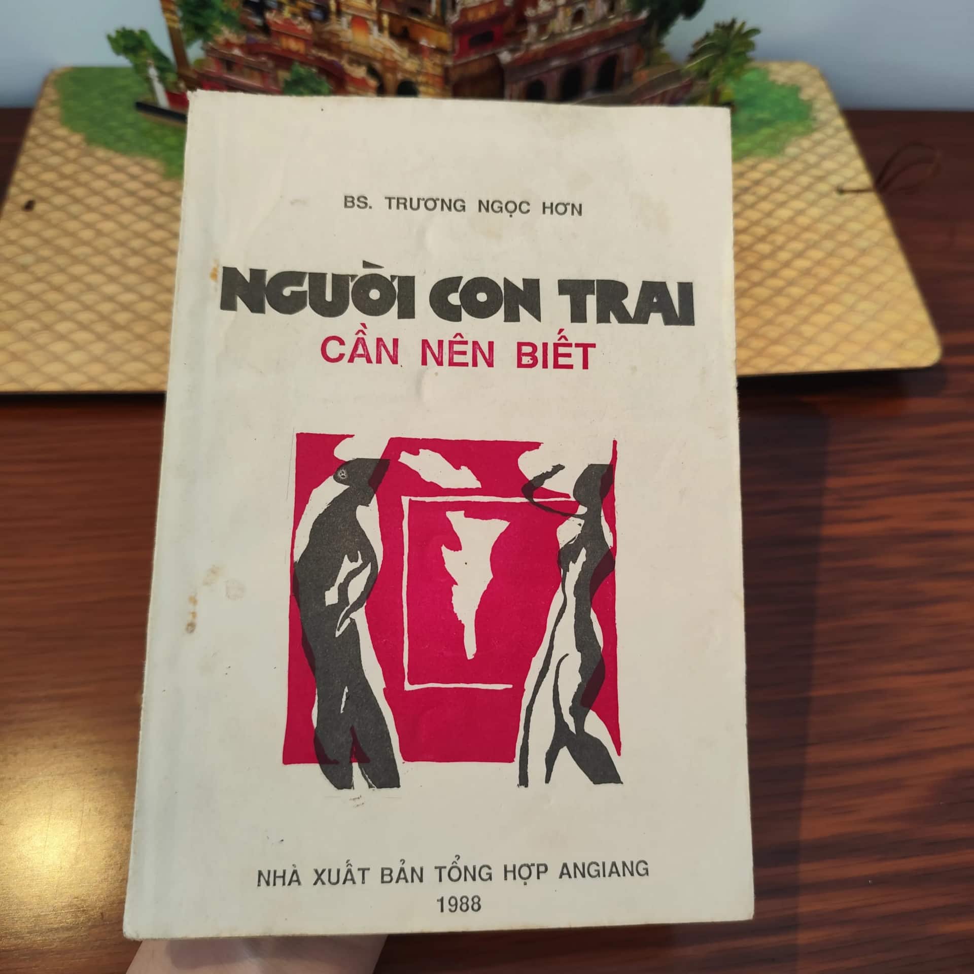 Người con trai cần nên biết - Bác sĩ Trương Ngọc Hơn.