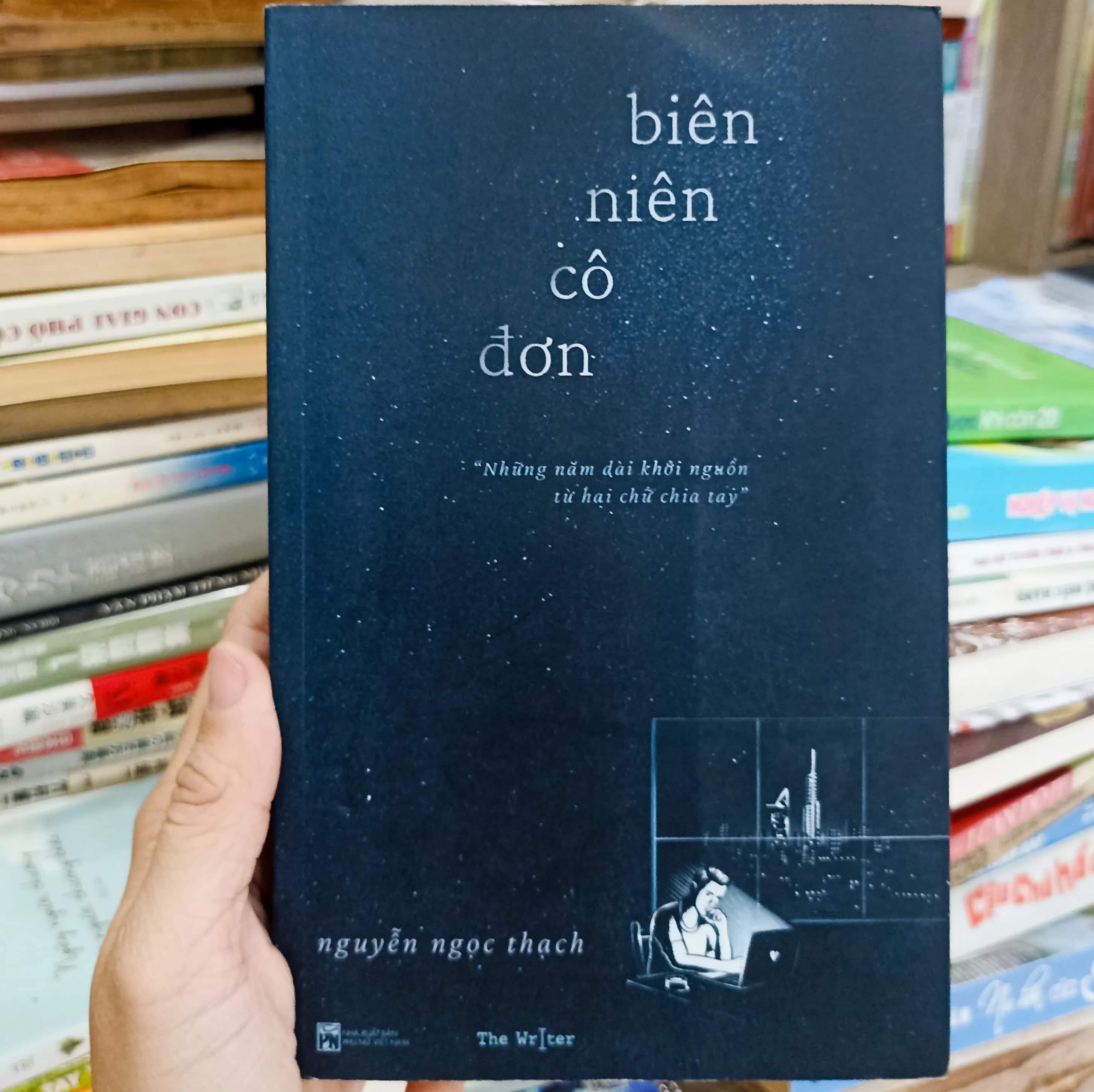 Biên niên cô đơn 