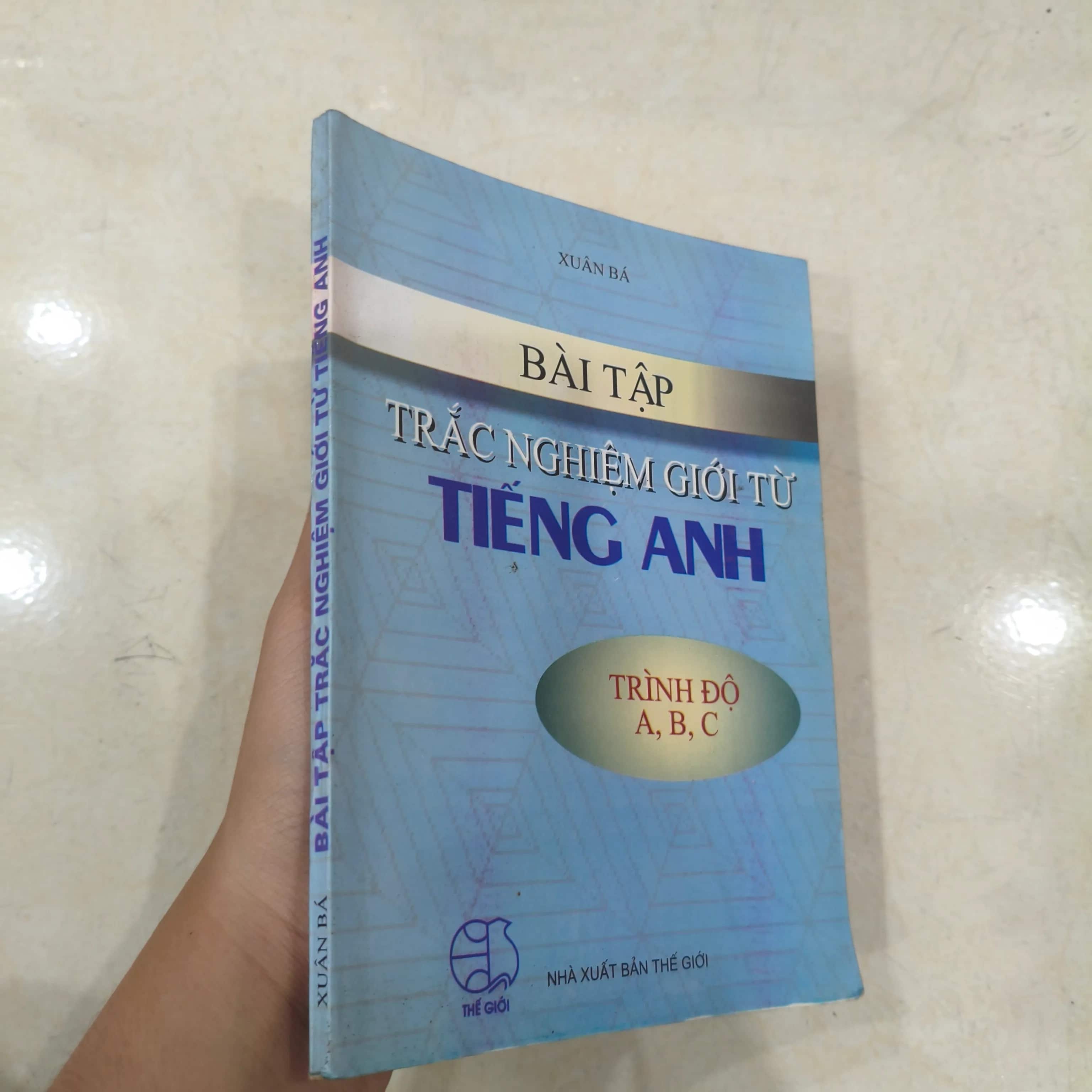 Bài tập trắc nghiệm giới từ Tiếng Anh 