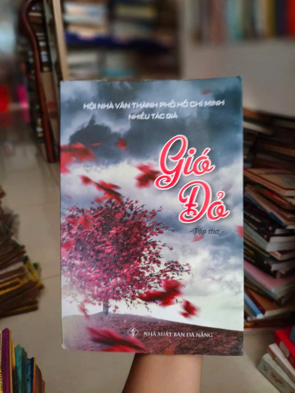 Gió Đỏ - Tập thơ