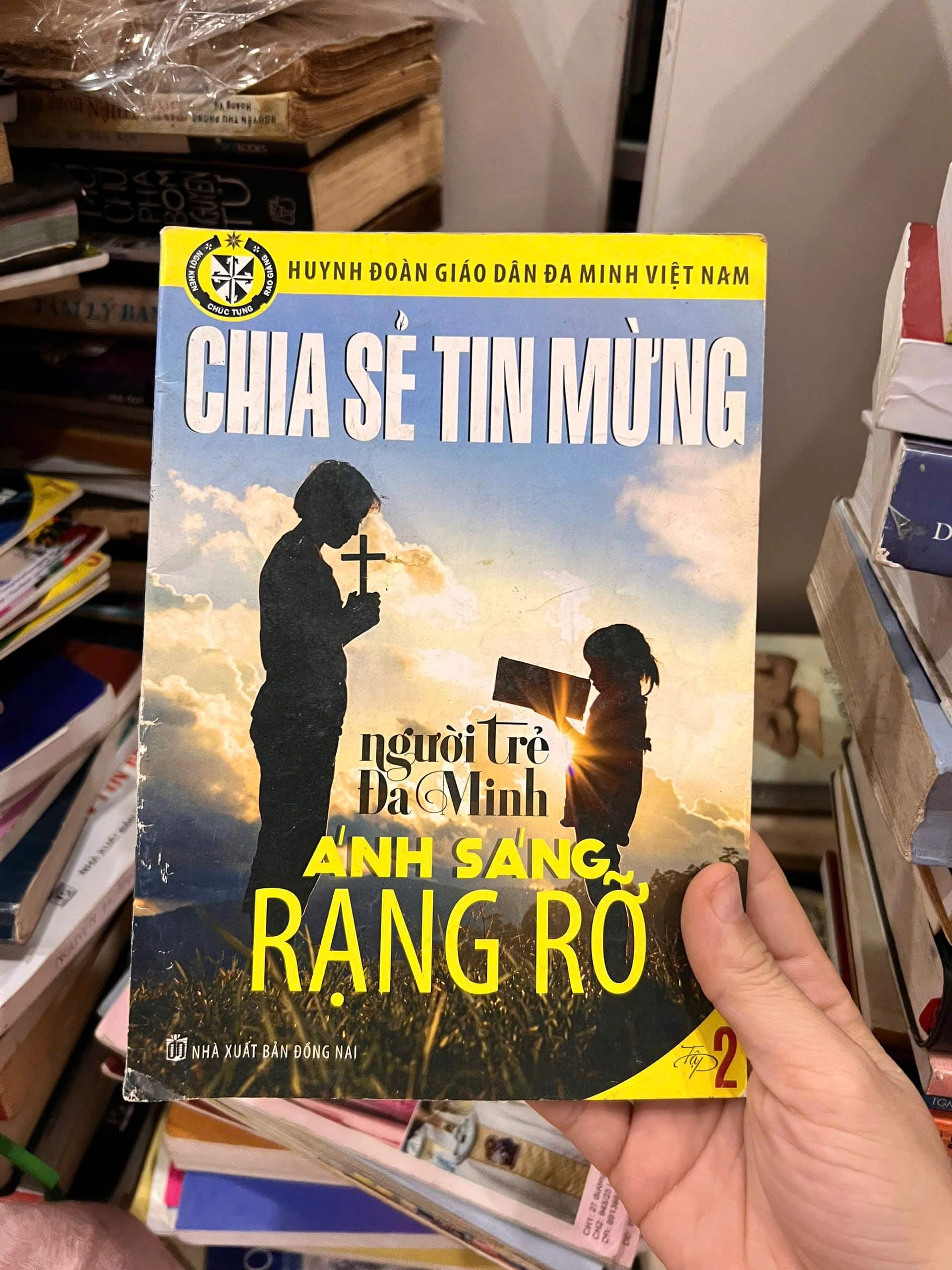 Chia sẻ tin mừng - Người trẻ đa minh ánh sáng rực rỡ