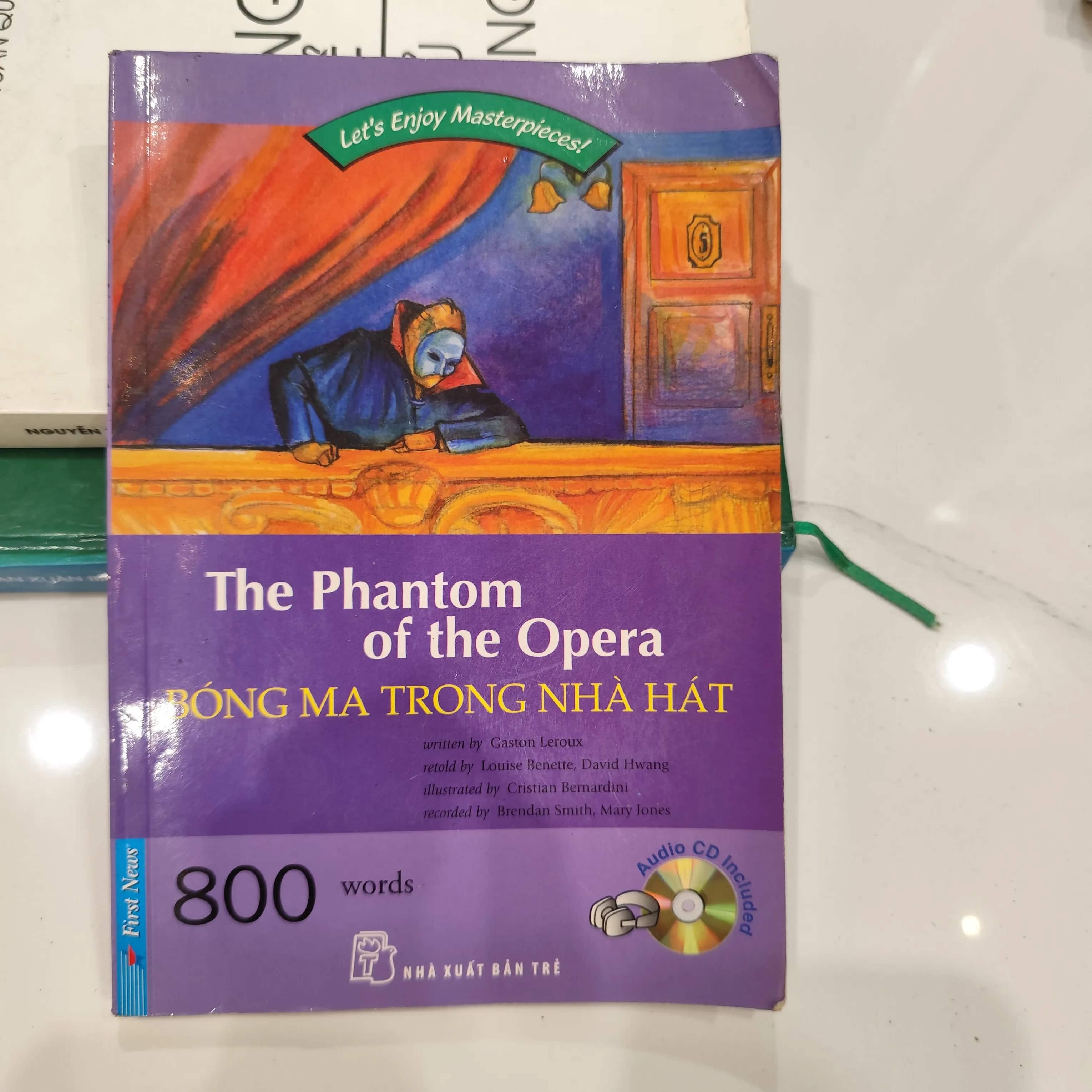 The Phantom of the Opera" (Bóng ma trong nhà hát).kèm đĩa