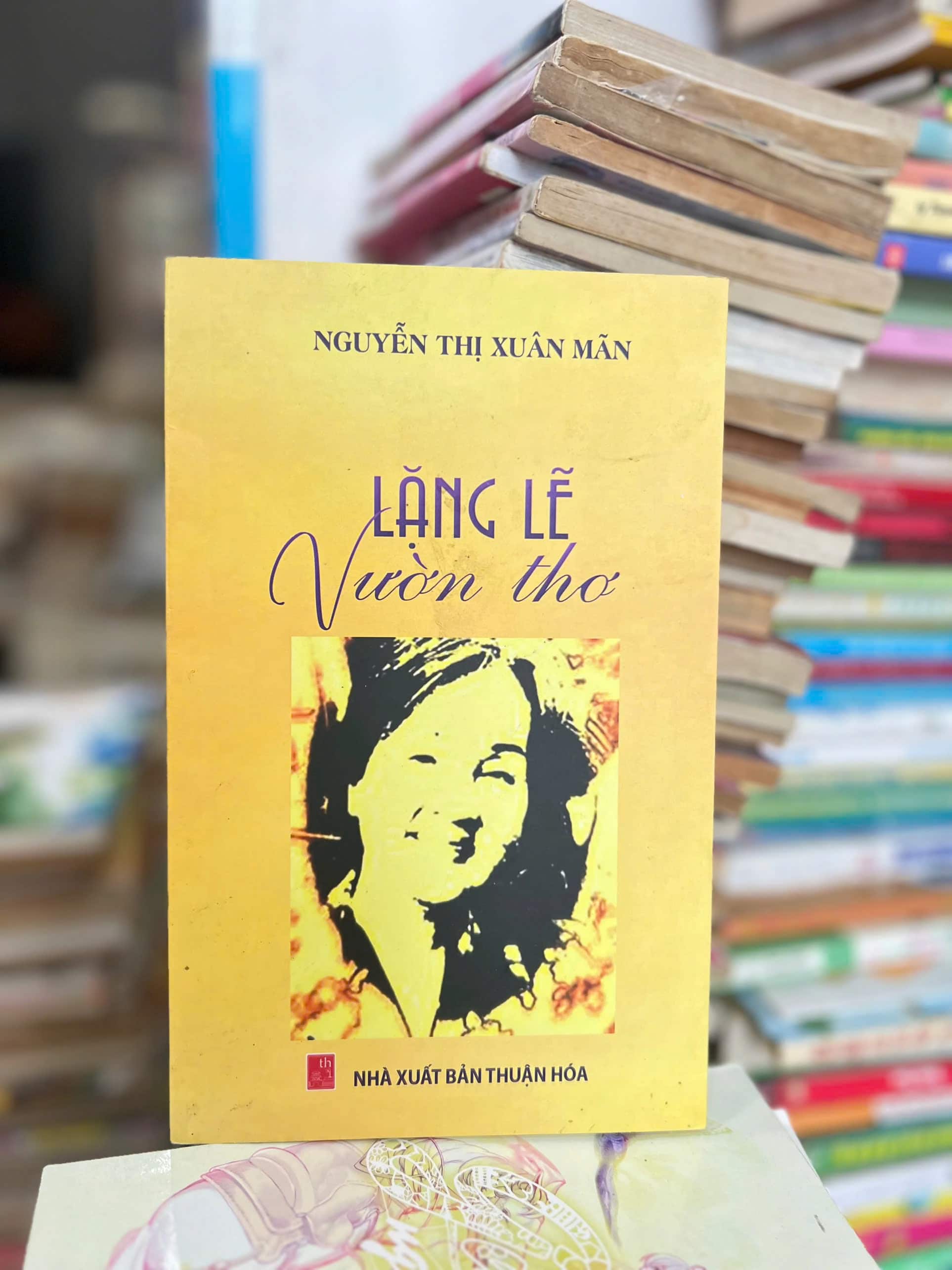 LẶNG LẼ VƯỜN THƠ