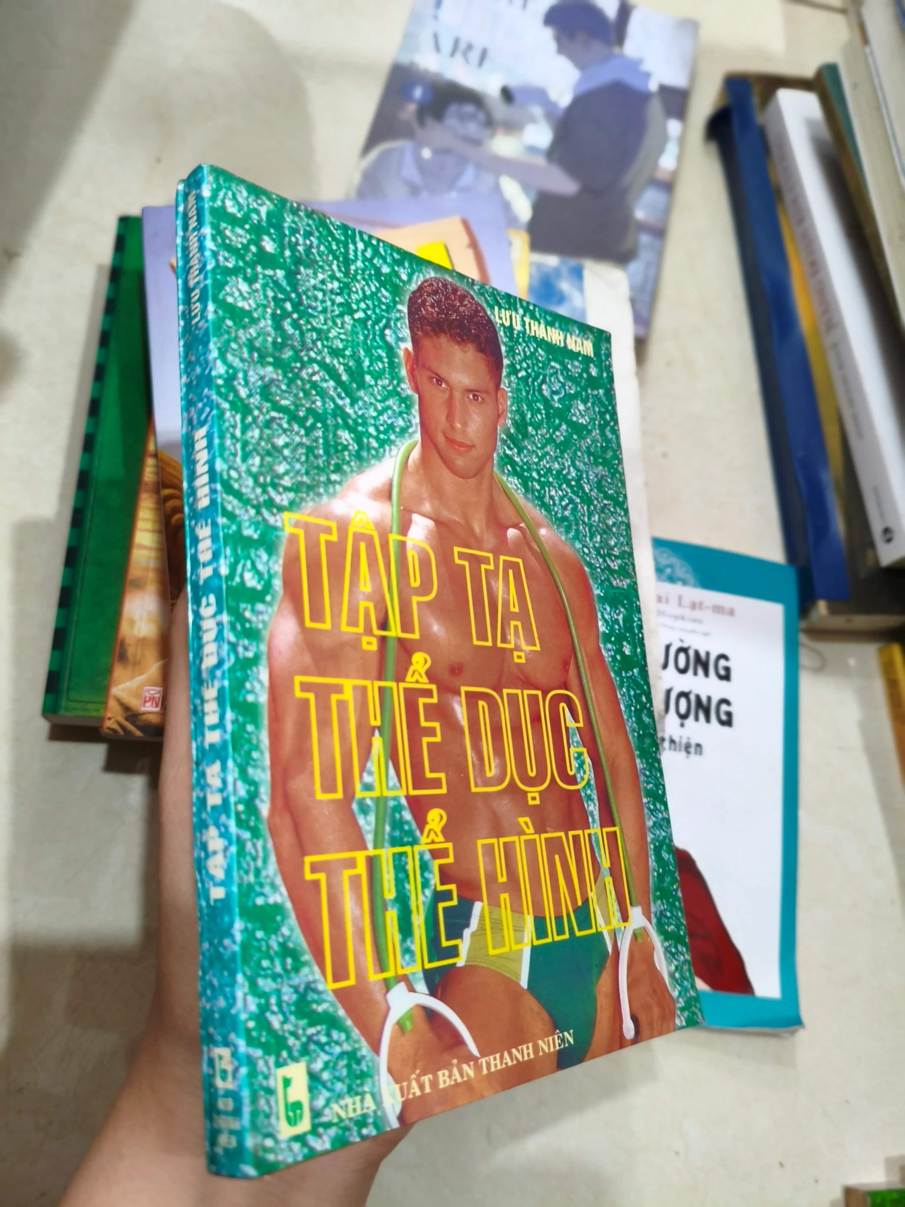 Tập tạ thể dục thể hình 