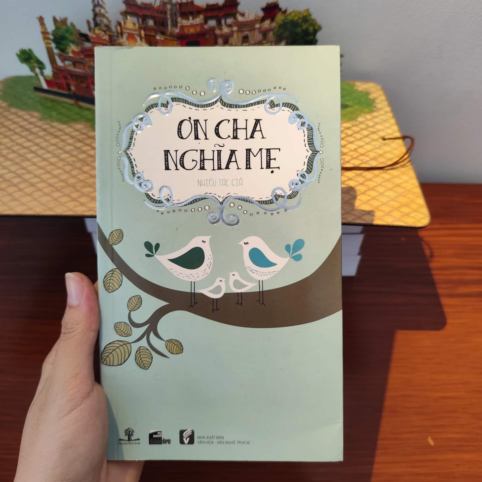 Ơn cha nghĩa mẹ