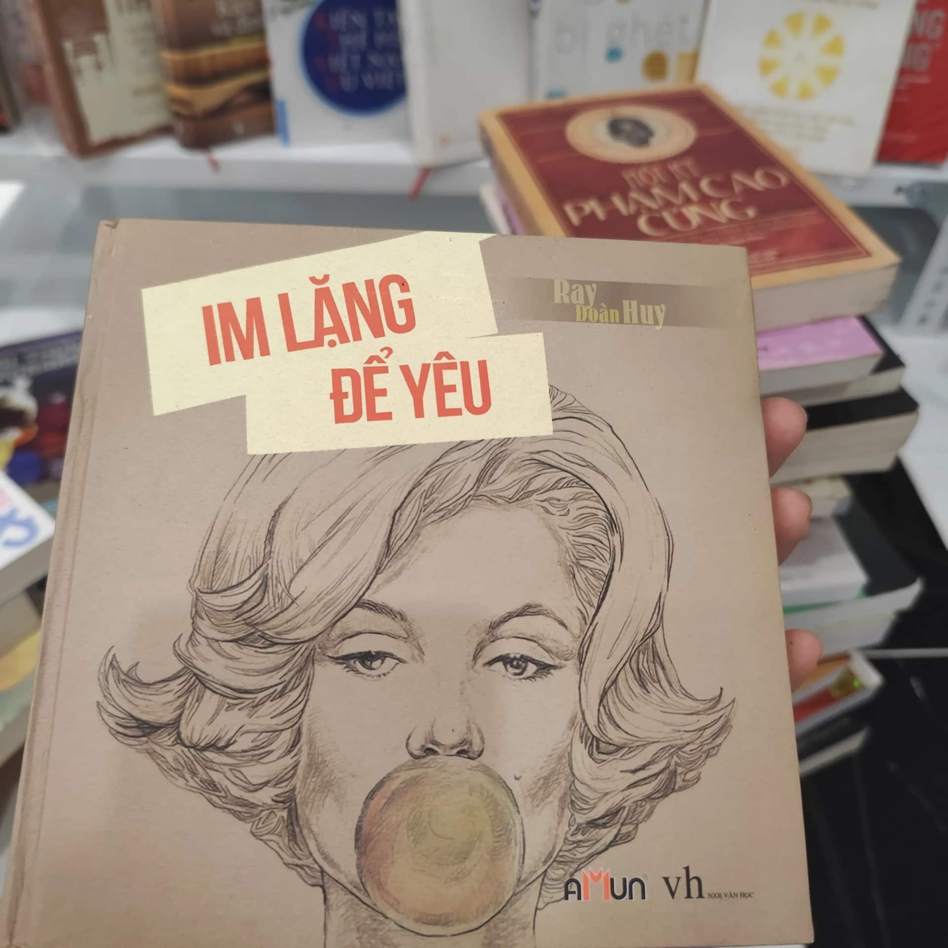 Im lặng để yêu