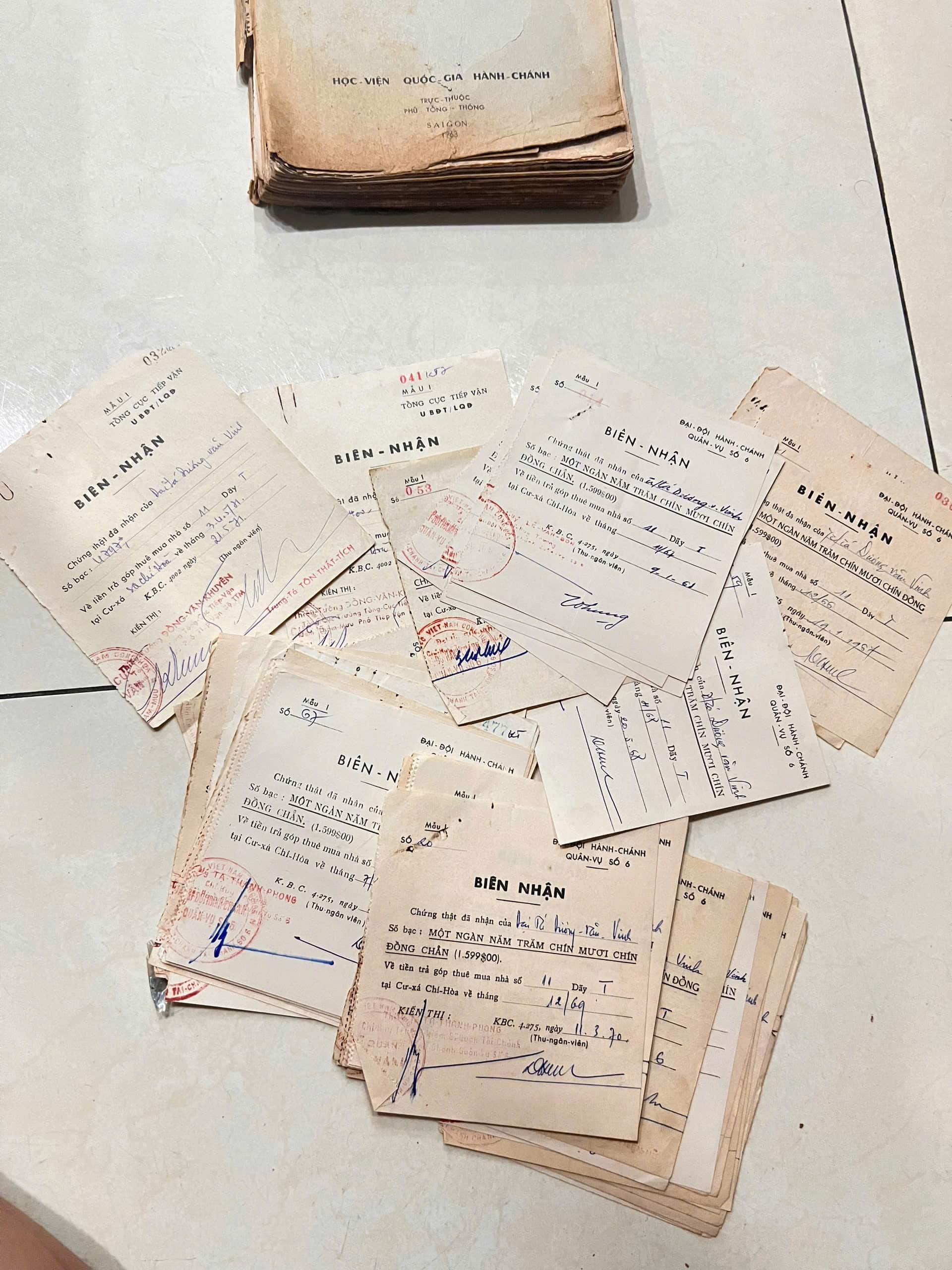 62 tờ biên nhận của Đại Tá Dương Văn Vinh trả góp thuê nhà cư xá Chí Hoà 1966-1970