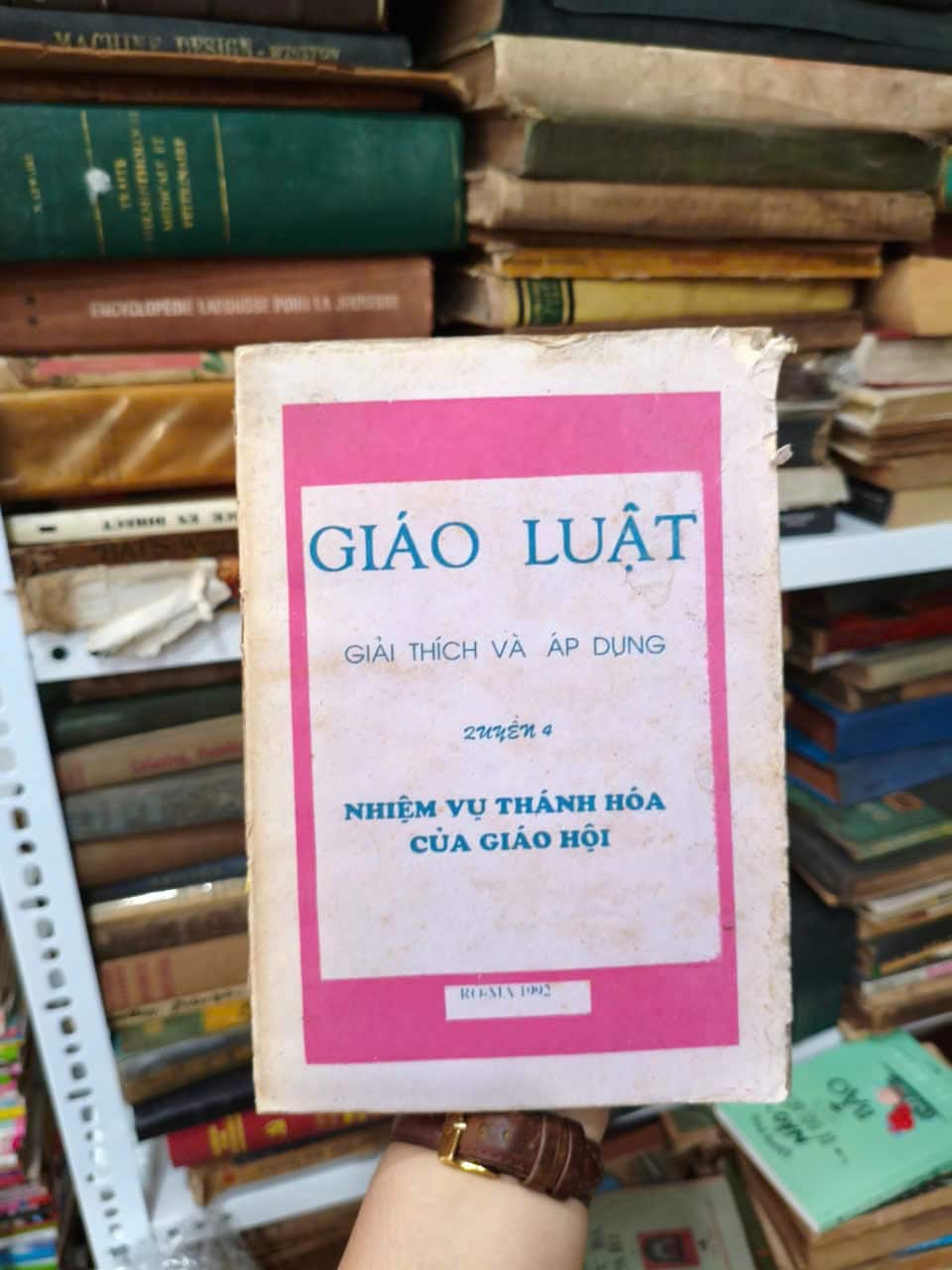 Giáo Luật - Giải thích và áp dụng - quyển 4