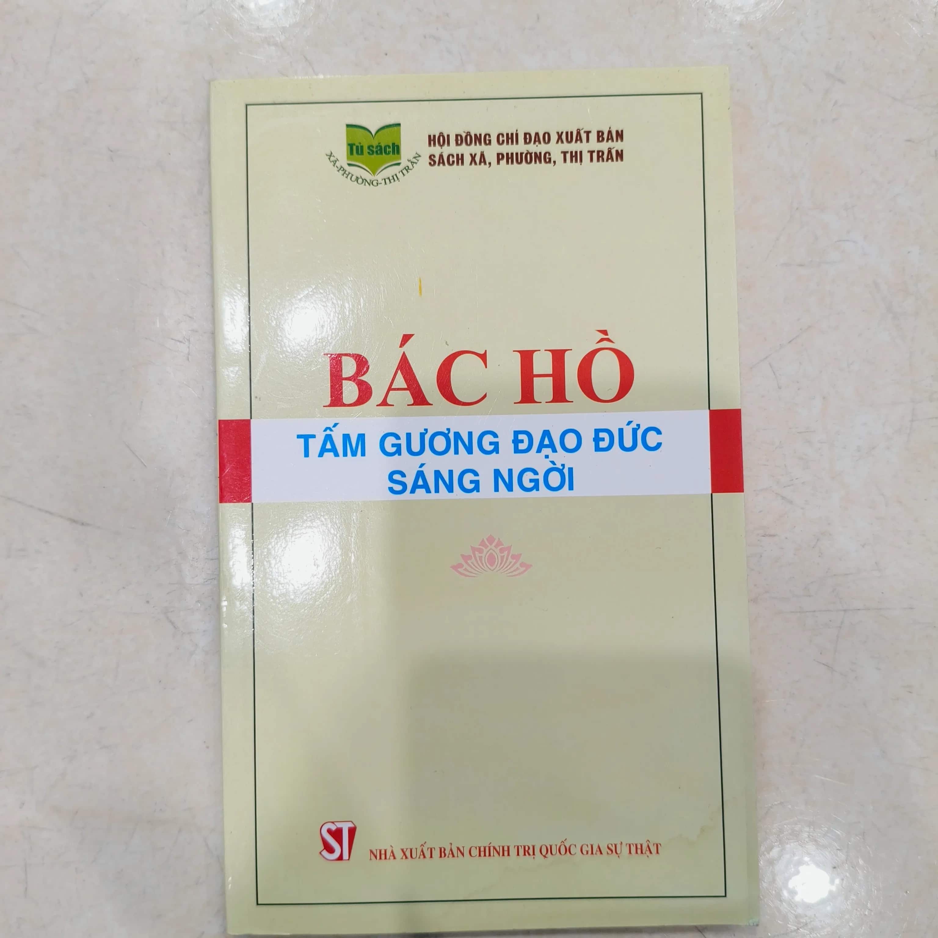 Bác Hồ tấm gương đạo đức sáng ngời 