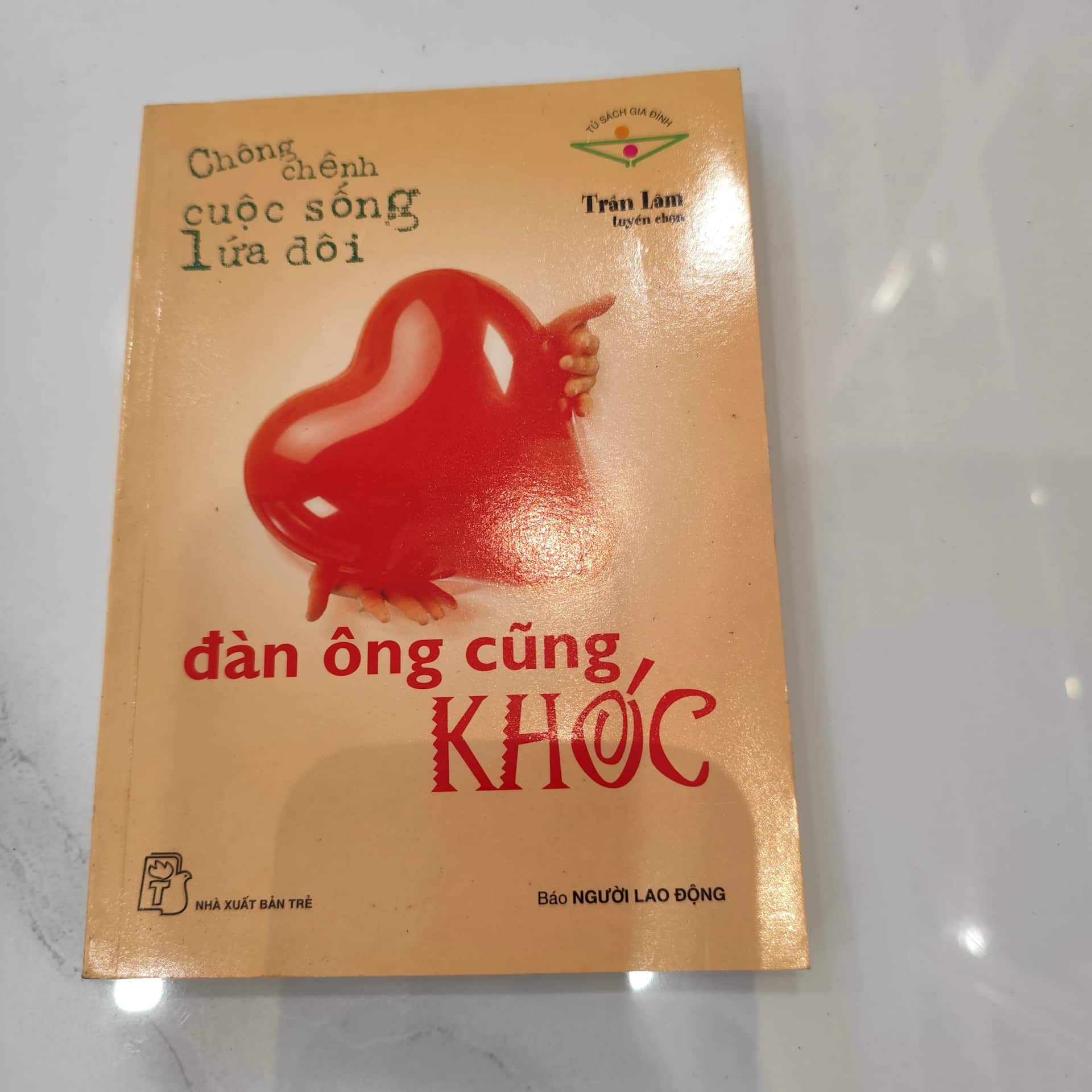Đàn ông cũng khóc